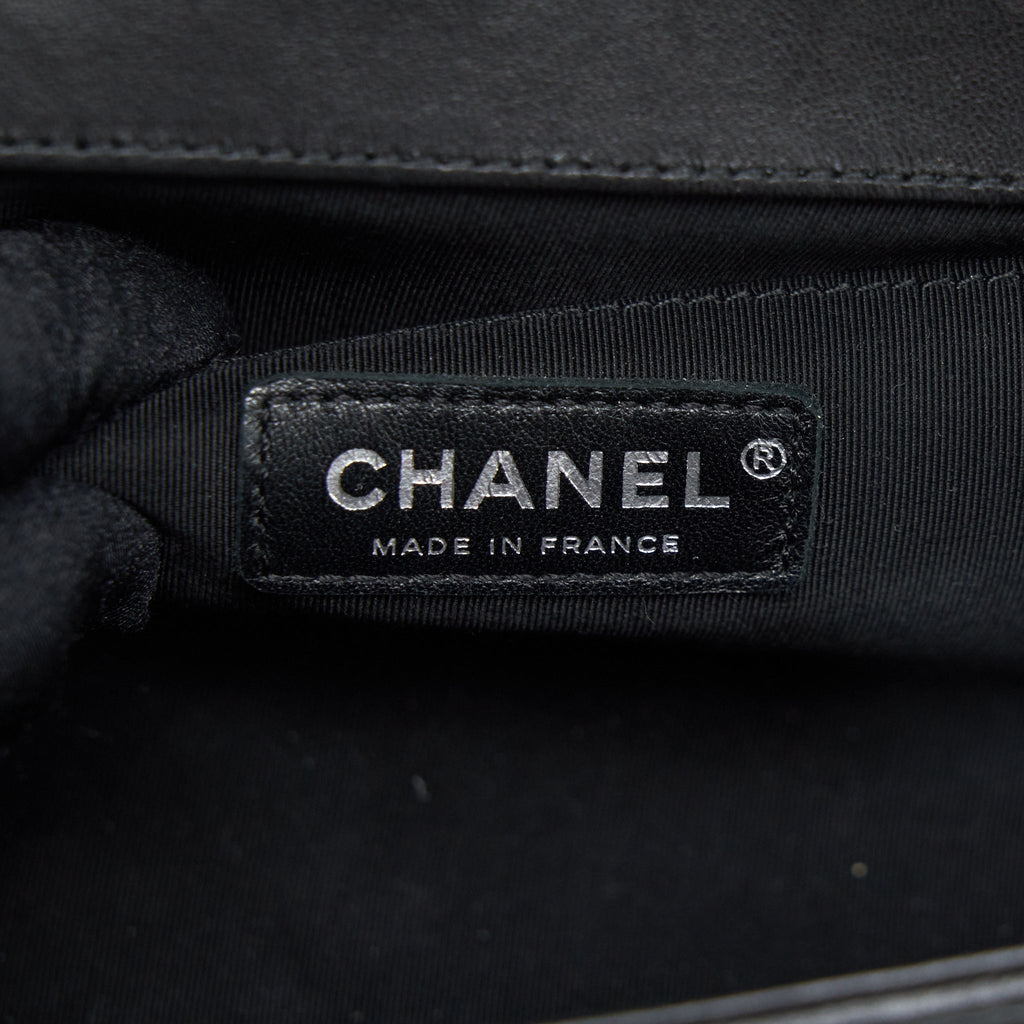 chanel-medium-boy-bag-lambskin-black-ruthenium-sliver-hardware