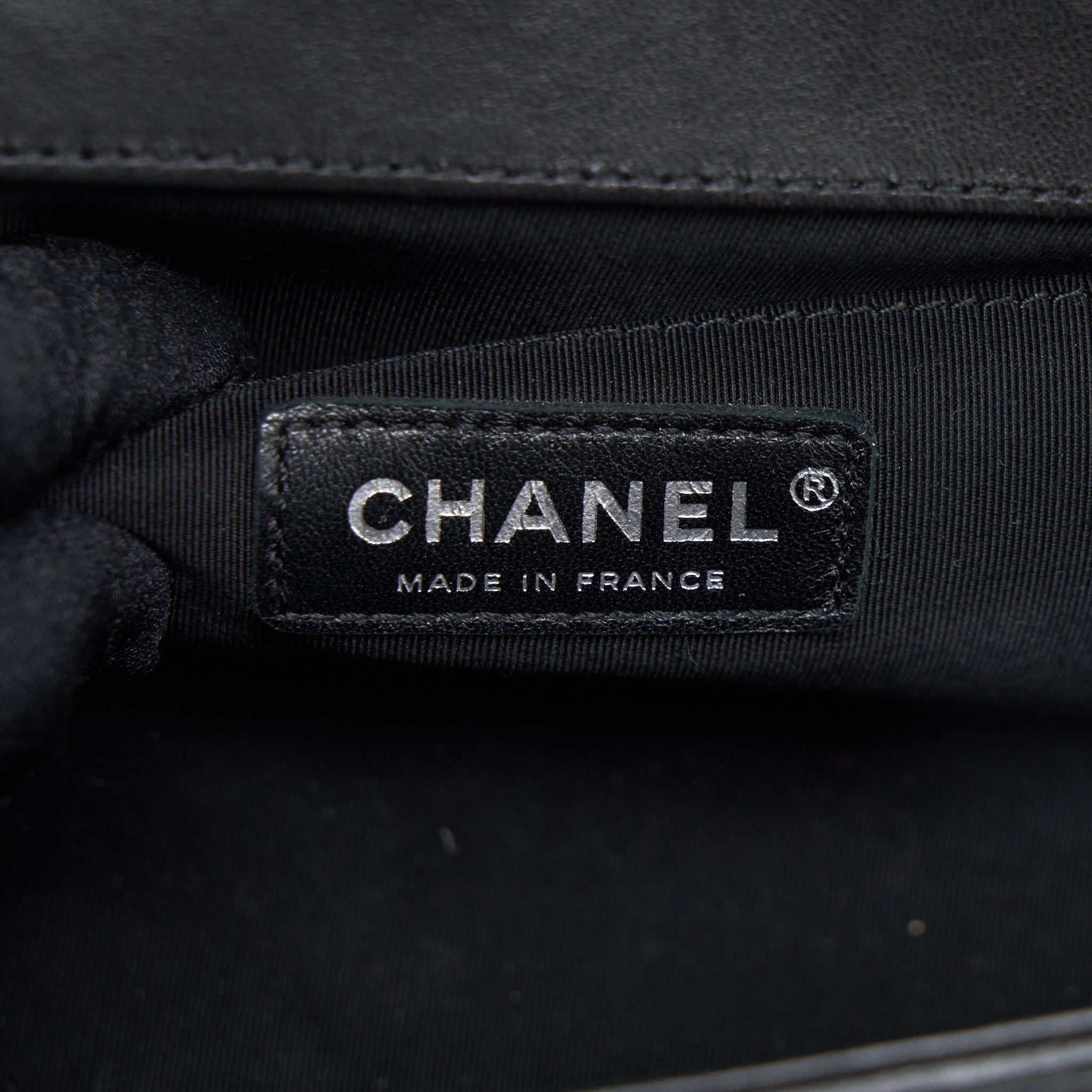 chanel-medium-boy-bag-lambskin-black-ruthenium-sliver-hardware