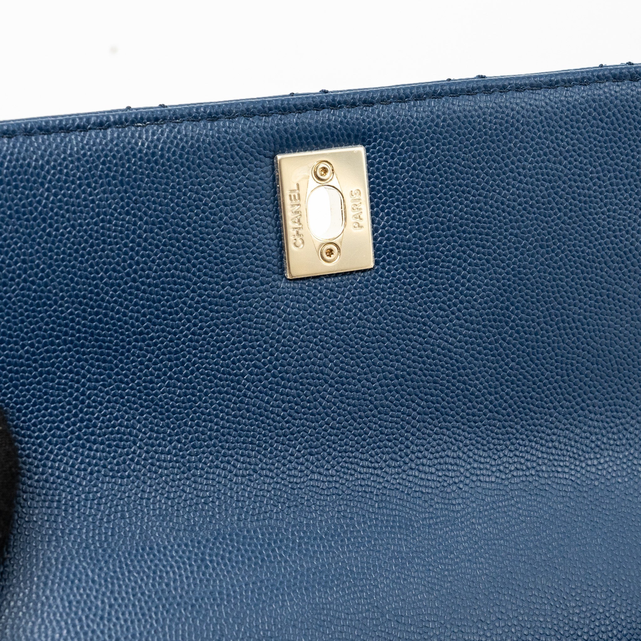 chanel-small-coco-handle-with-lizard-top-handle-caviar-navy-lghwmicrochip