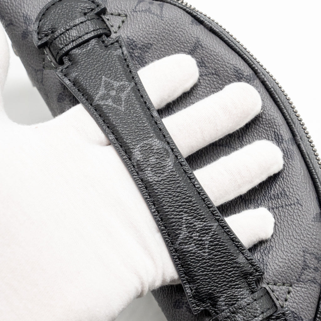 louis-vuitton-x-yayoi-kusama-reverse-monogram-eclipse-maxi-bumbag-canvas-grey-multicolour-dark-silver-hardware-copy