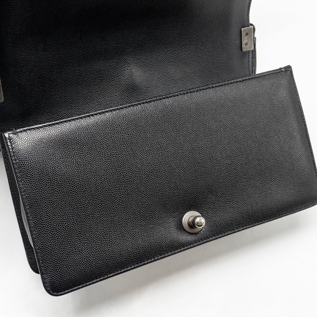 chanel-medium-boy-bag-caviar-black-ruthenium-silver-hardware