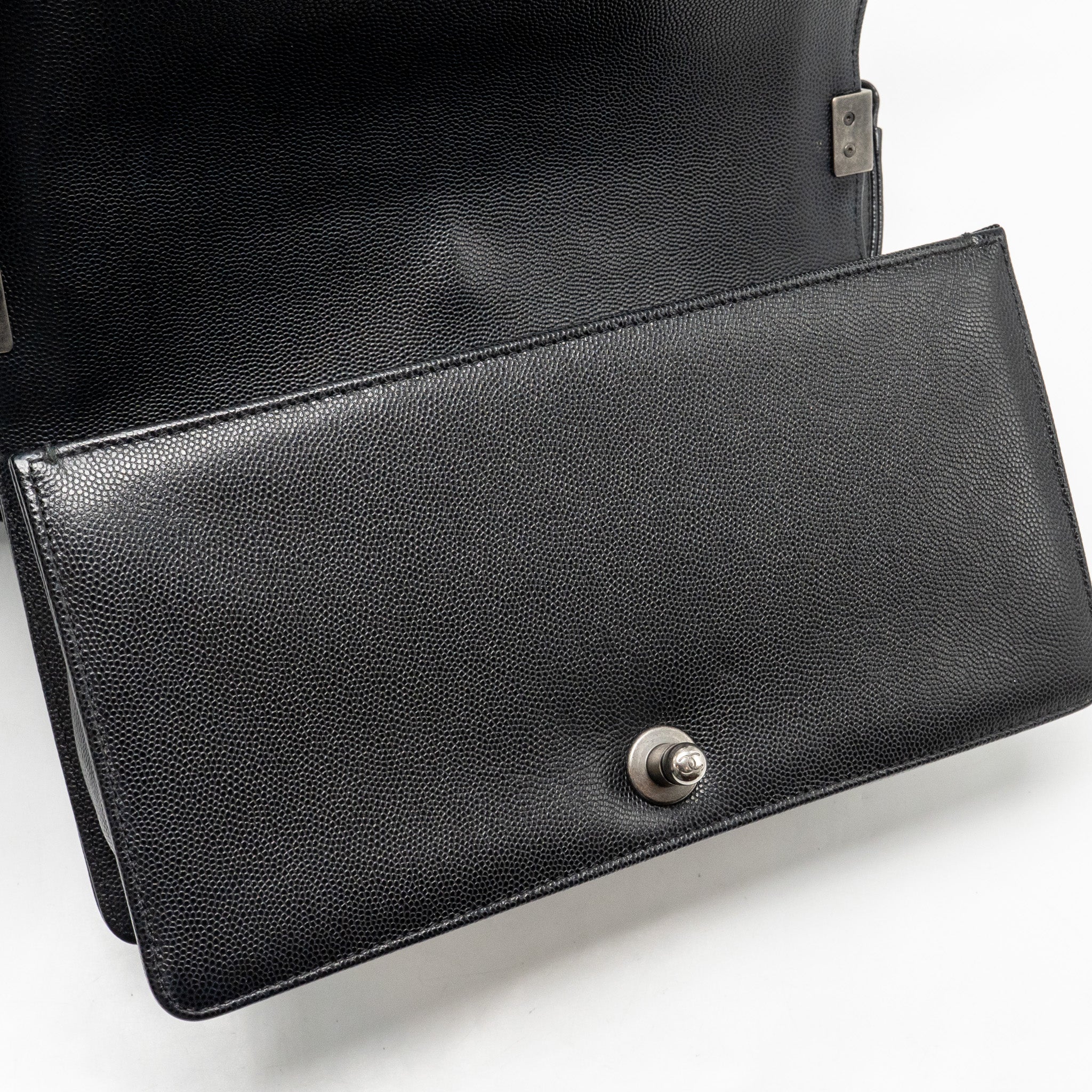chanel-medium-boy-bag-caviar-black-ruthenium-silver-hardware