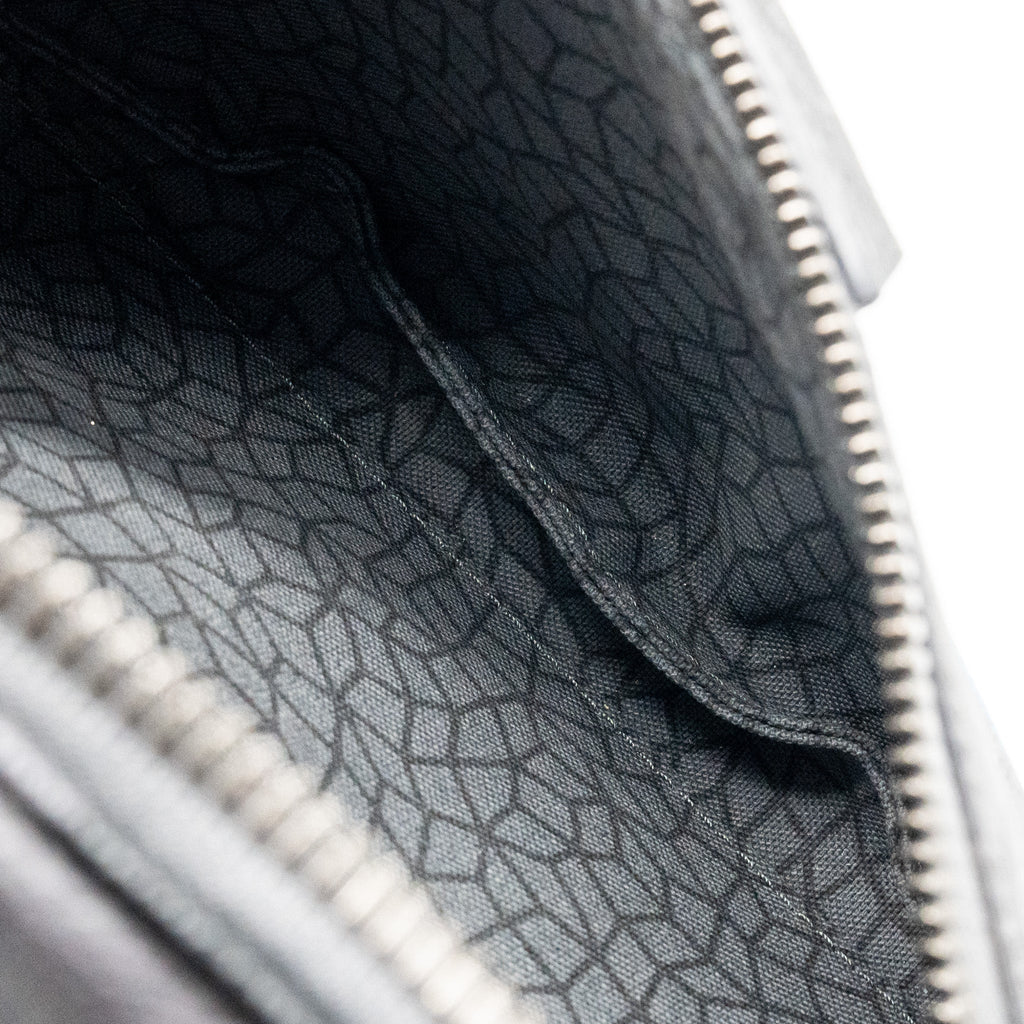 louis-vuitton-x-yayoi-kusama-reverse-monogram-eclipse-maxi-bumbag-canvas-grey-multicolour-dark-silver-hardware-copy