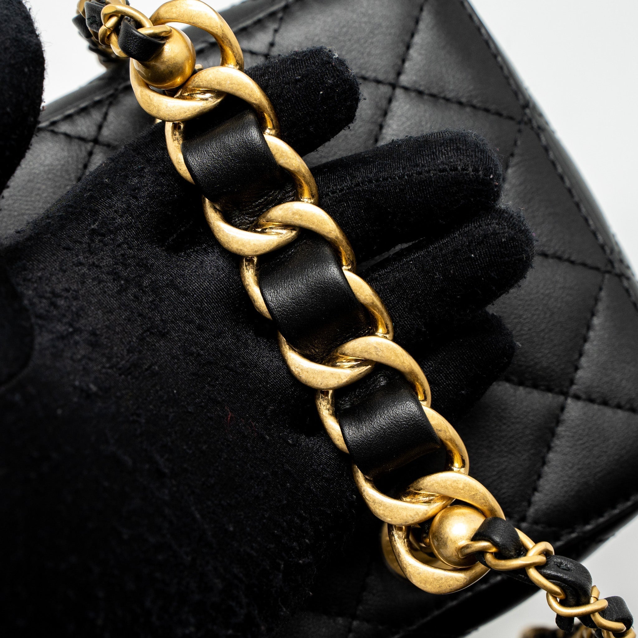 copy-of-chanel-top-handle-vanity-crossbody-bag-calfskin-black-brushed-ghw-microchip
