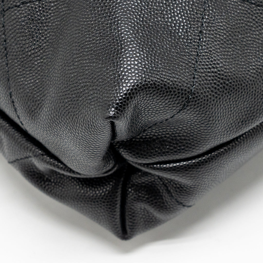 chanel-medium-22-bag-caviar-black-ghw-microchip