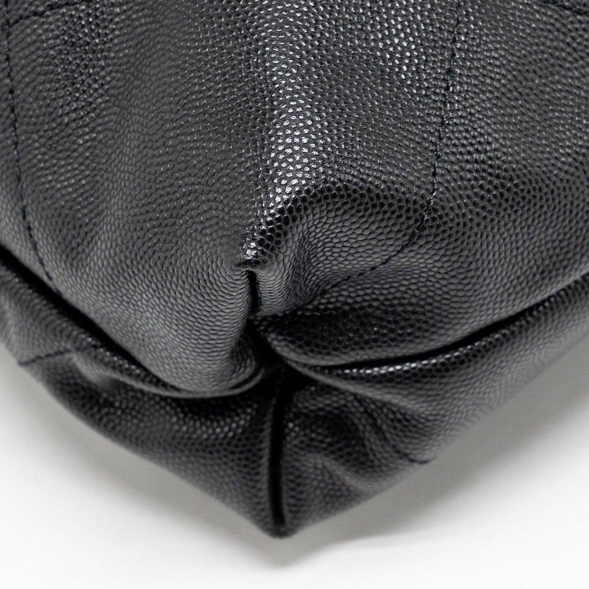 chanel-medium-22-bag-caviar-black-ghw-microchip
