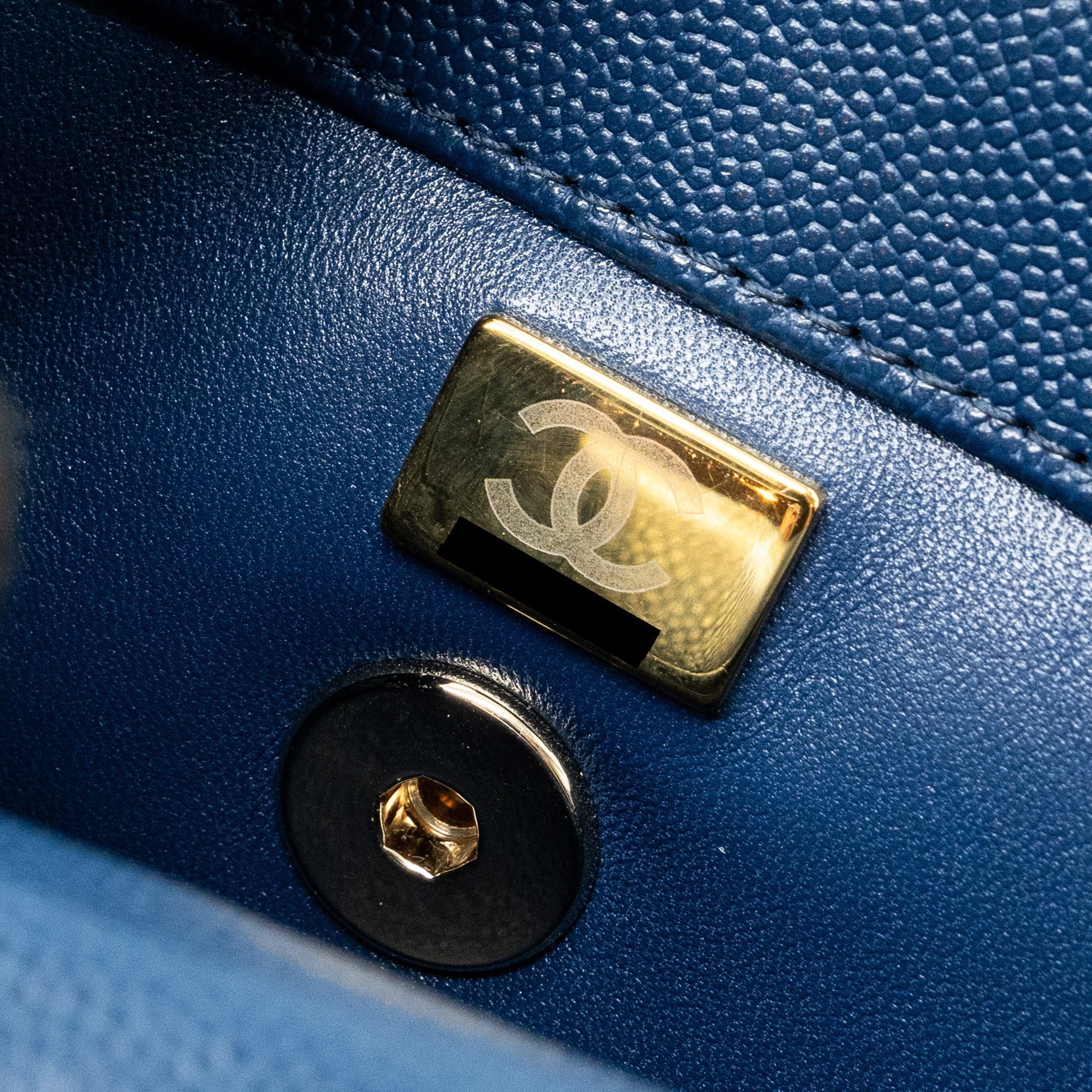 chanel-small-coco-handle-with-lizard-top-handle-caviar-navy-lghwmicrochip