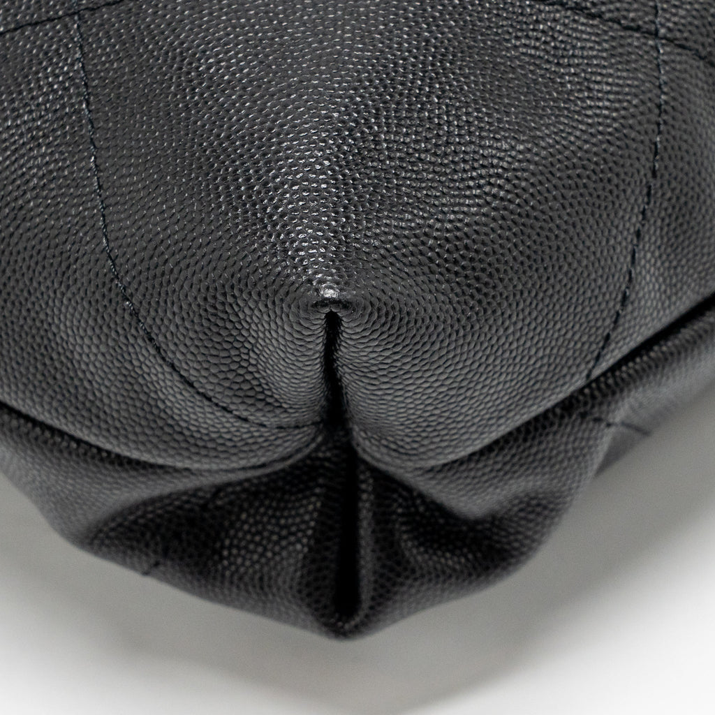 chanel-medium-22-bag-caviar-black-ghw-microchip