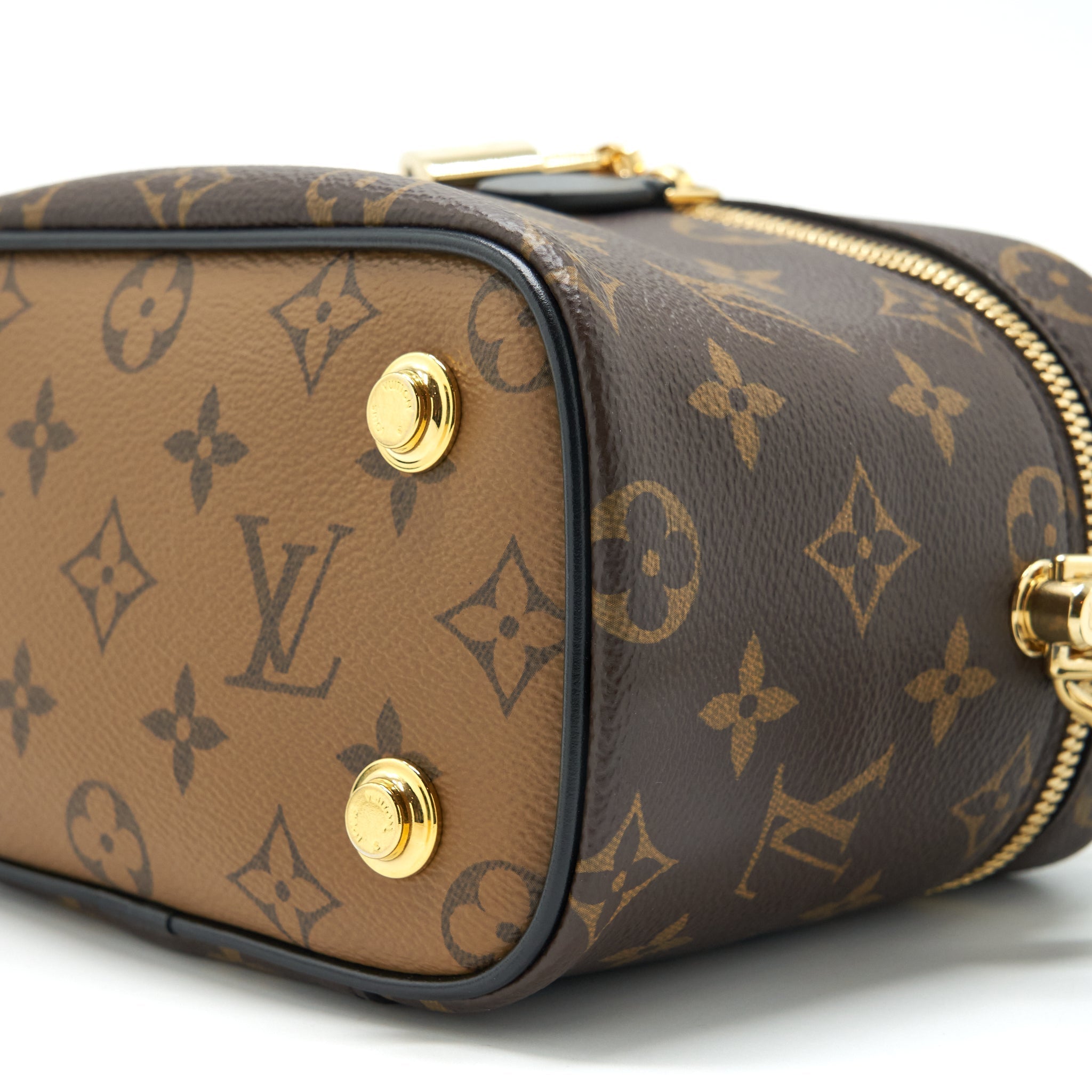 louis-vuitton-vanity-pm-monogram-canvas-ghw