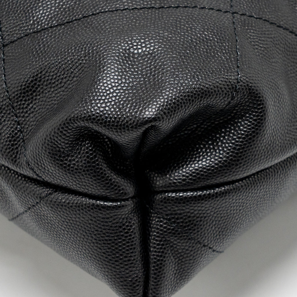 chanel-medium-22-bag-caviar-black-ghw-microchip