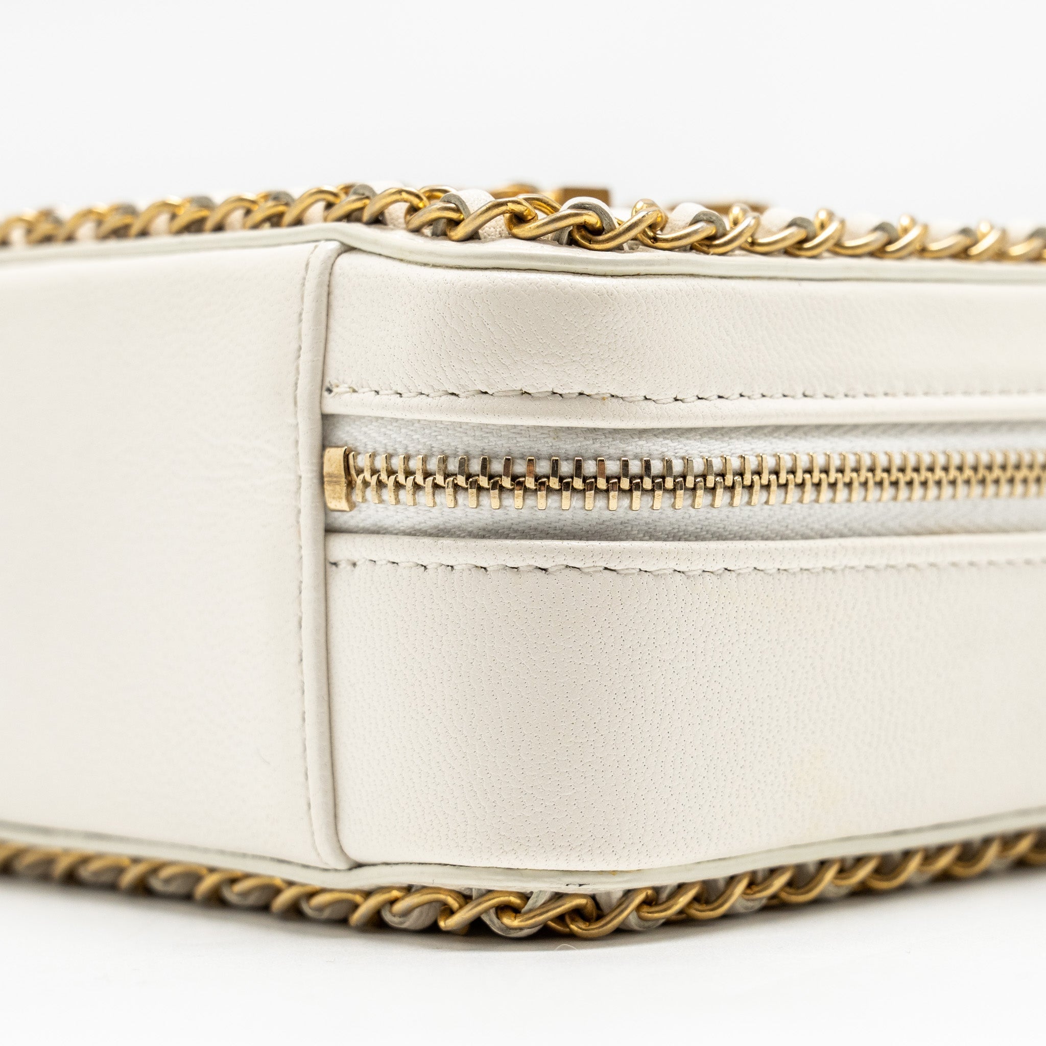 chanel-mini-vanity-clutch-with-chain-lambskin-white-ghw
