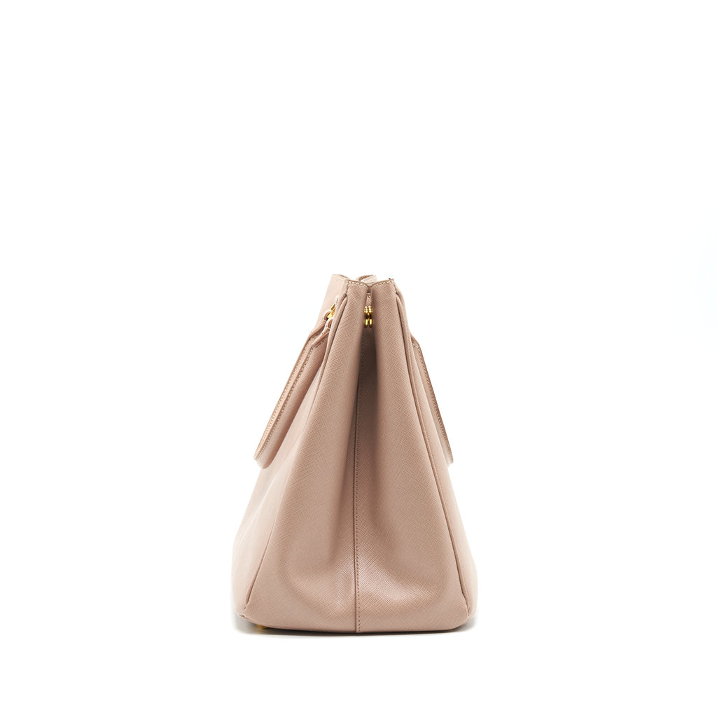 prada-saffiano-beige-shoulder-bag