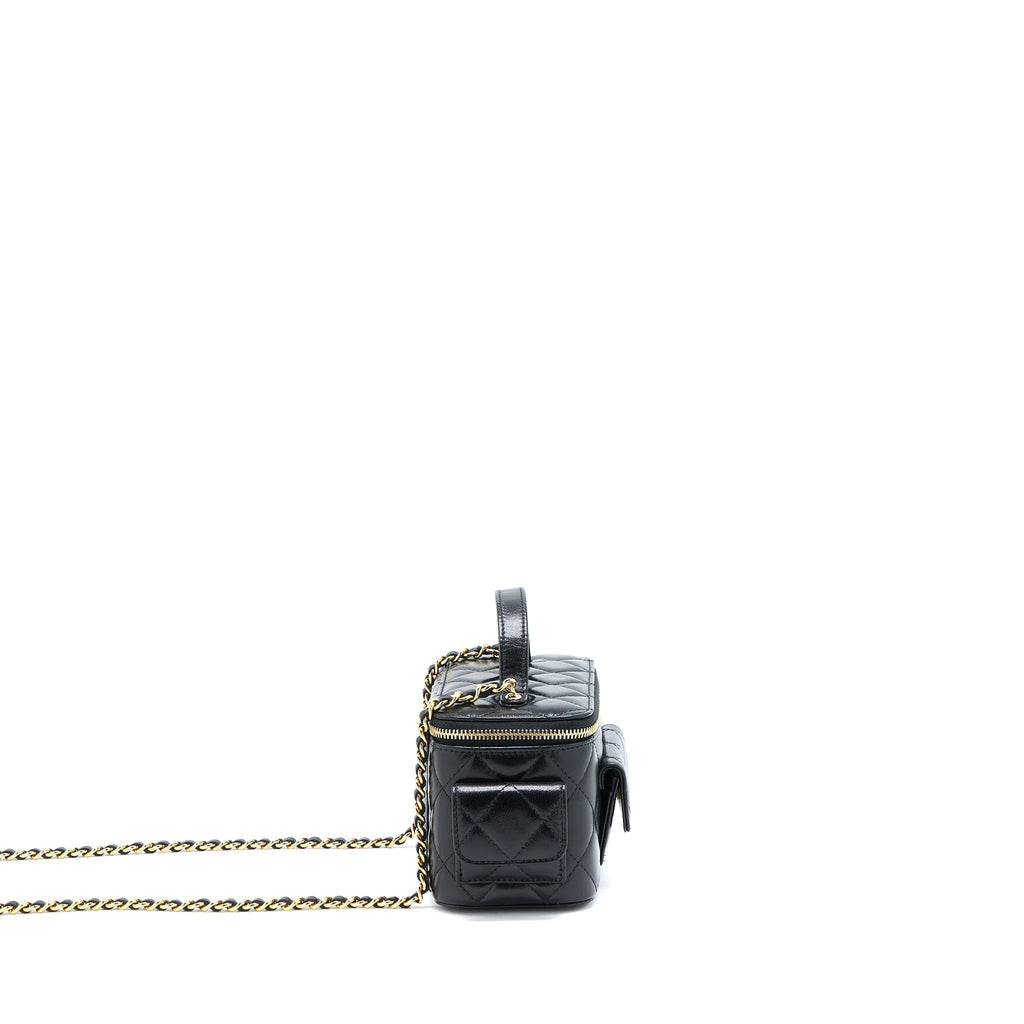 chanel-22k-top-handle-pocket-long-vanity-with-chain-black-ghw-1