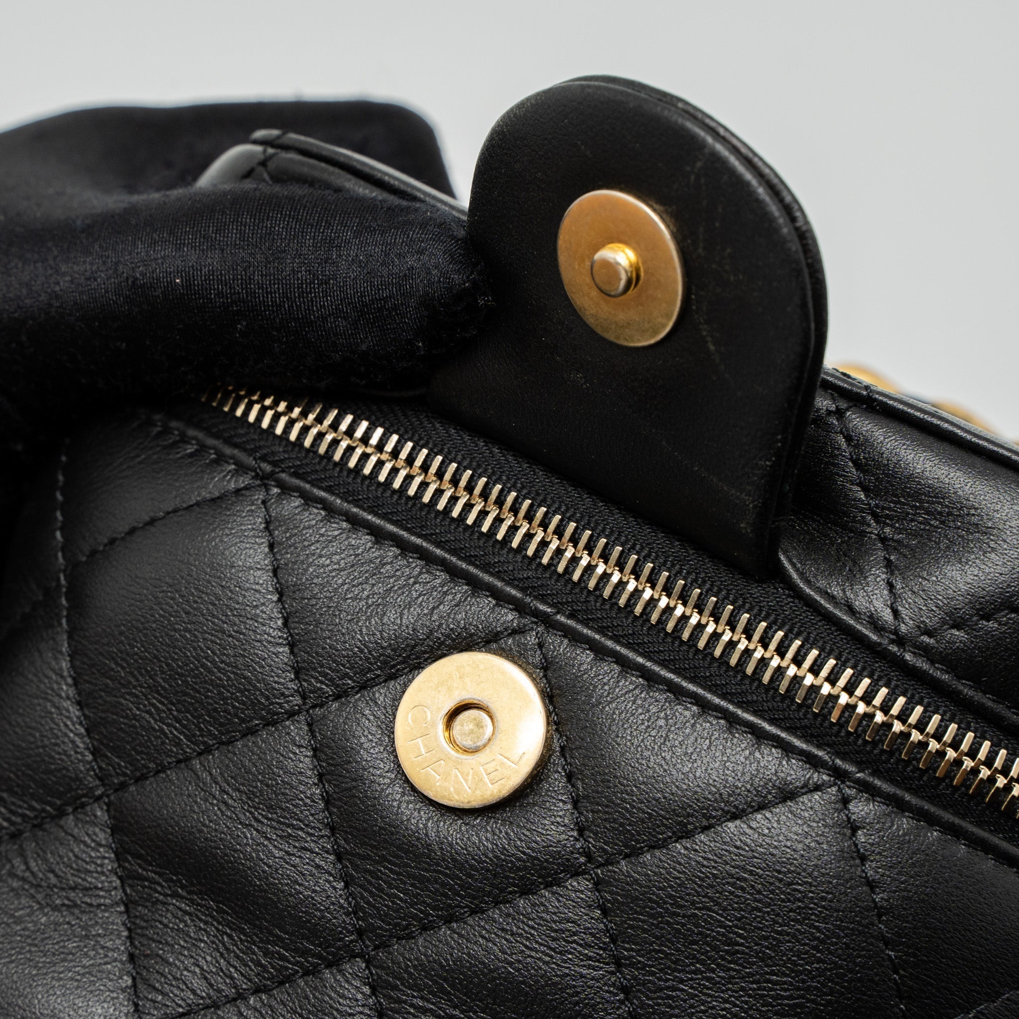 copy-of-chanel-top-handle-vanity-crossbody-bag-calfskin-black-brushed-ghw-microchip