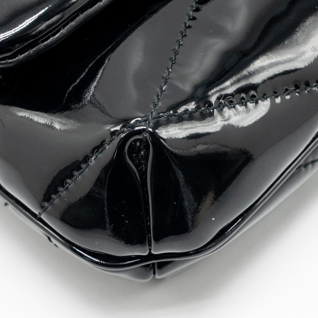 saint-laurent-ysl-le-5-a-7-quilted-shoulder-bag-patent-black-ghw