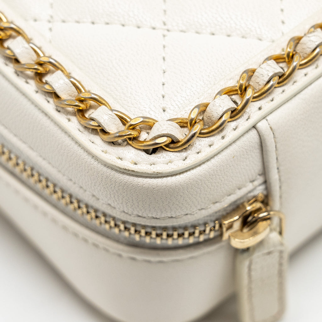 chanel-mini-vanity-clutch-with-chain-lambskin-white-ghw
