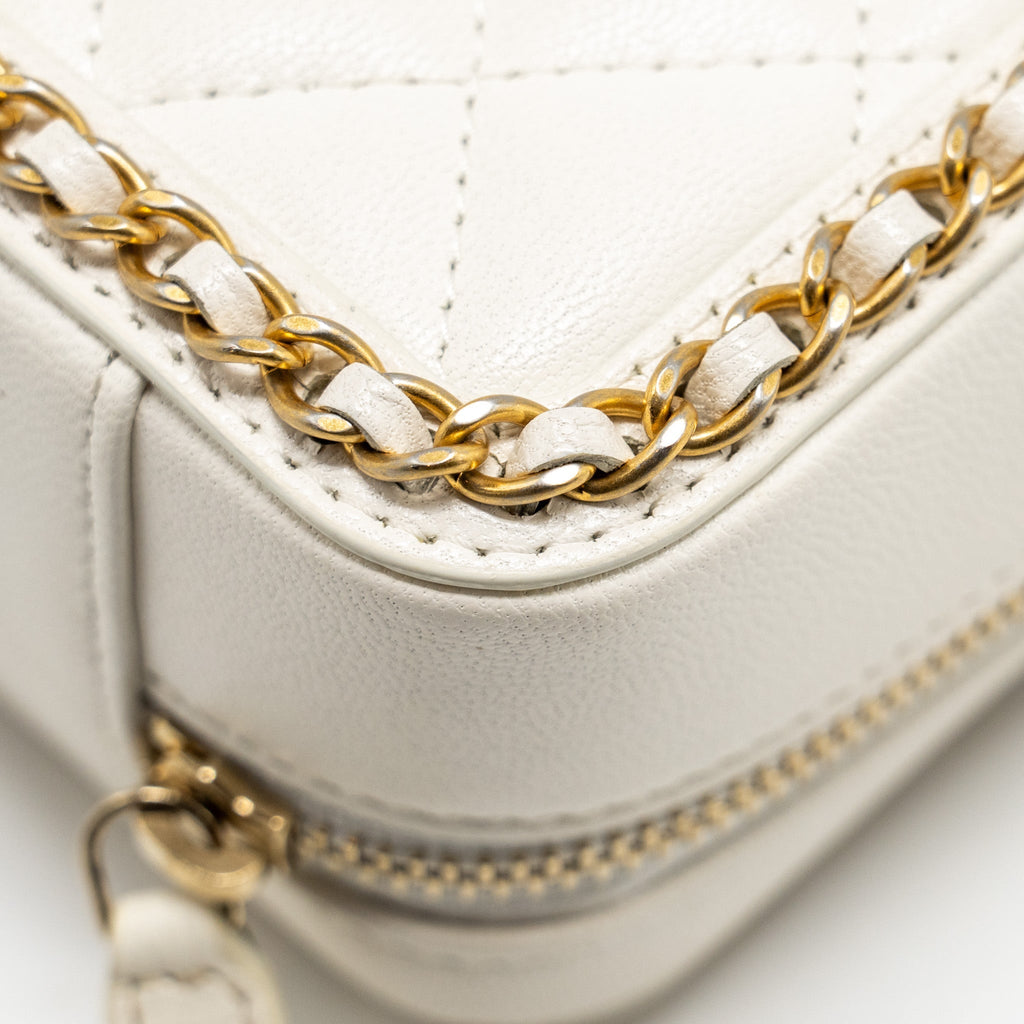 chanel-mini-vanity-clutch-with-chain-lambskin-white-ghw