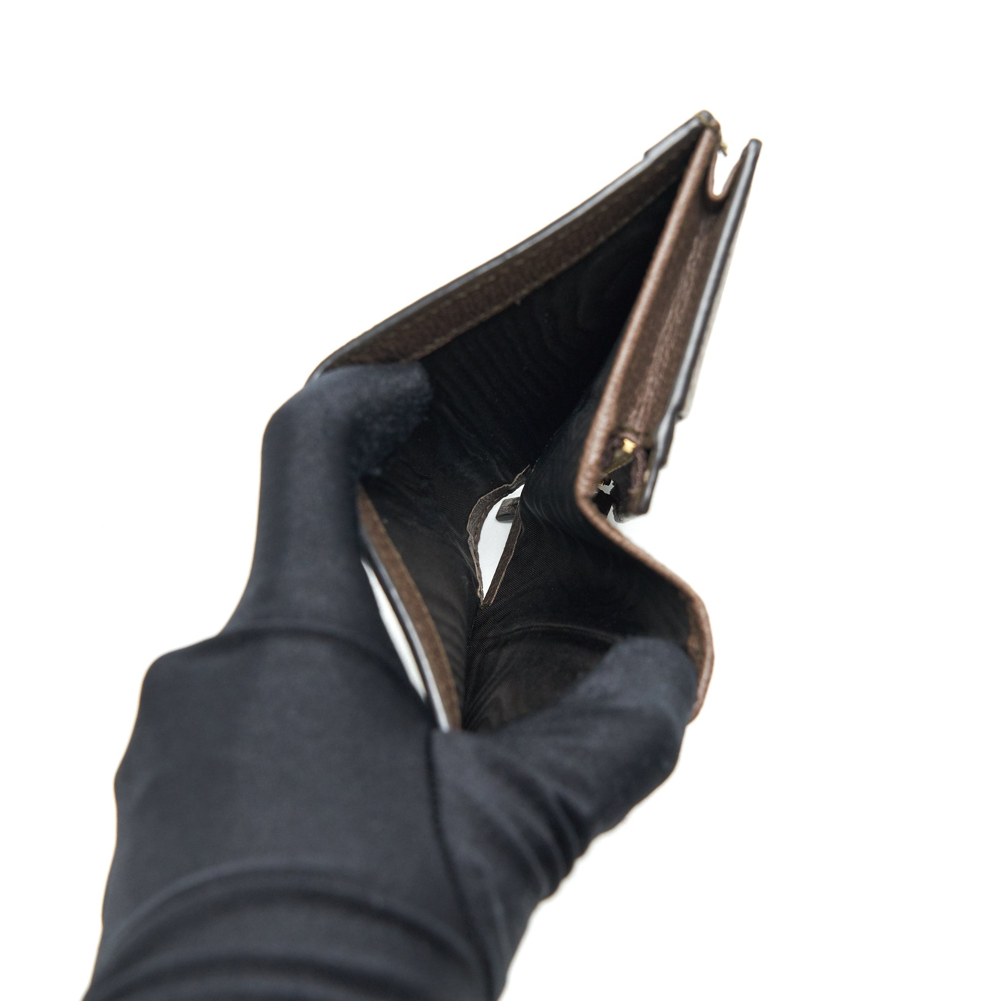 gucci-gg-canvas-bi-fold-wallet