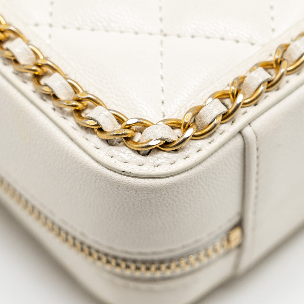 chanel-mini-vanity-clutch-with-chain-lambskin-white-ghw