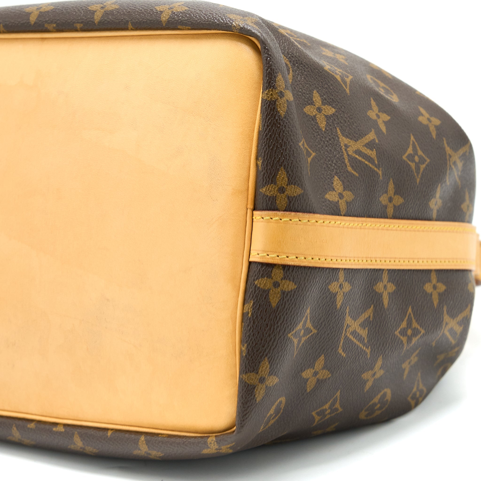 louis-vuitton-petit-noe-monogram-canvas-ghw-1