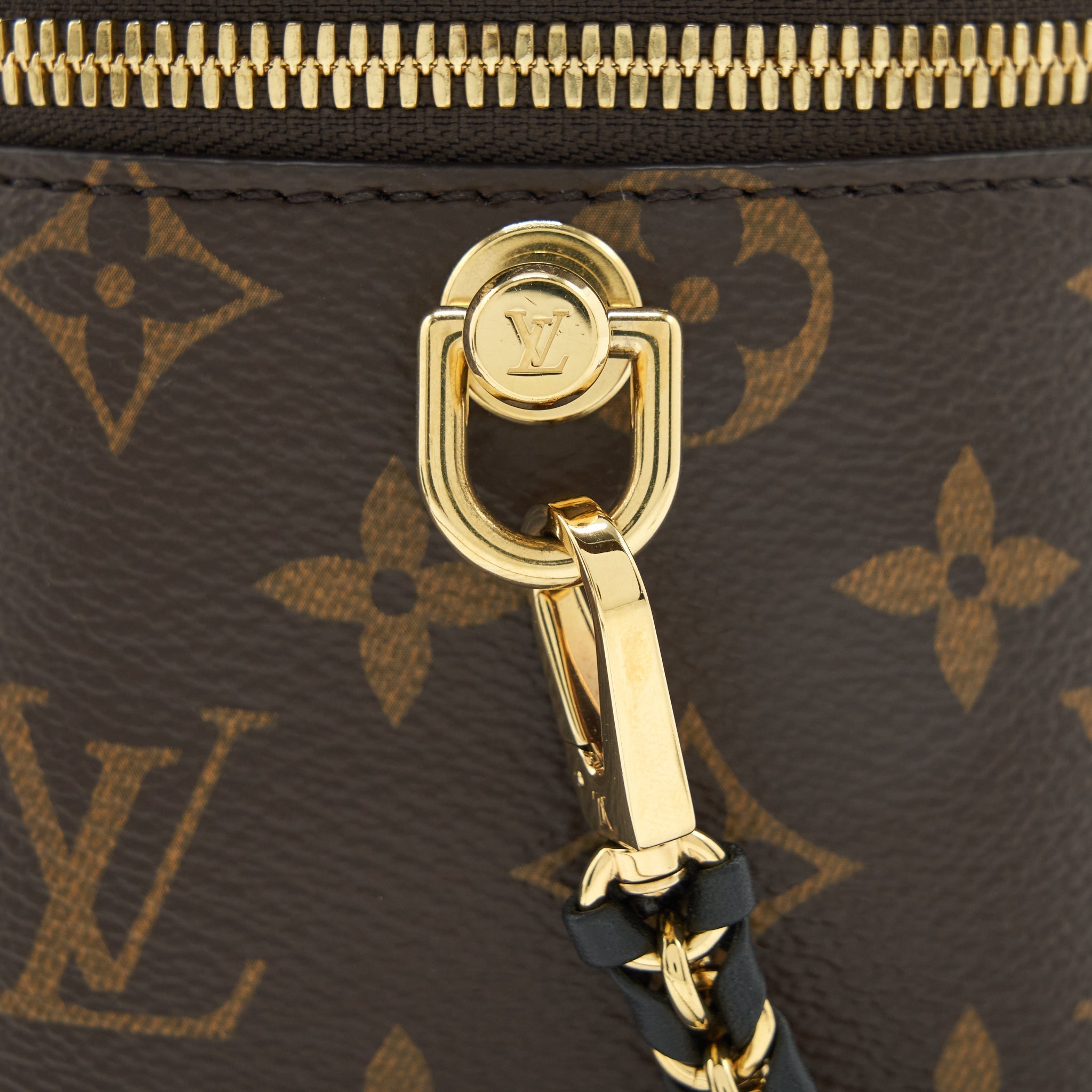 louis-vuitton-vanity-pm-monogram-canvas-ghw