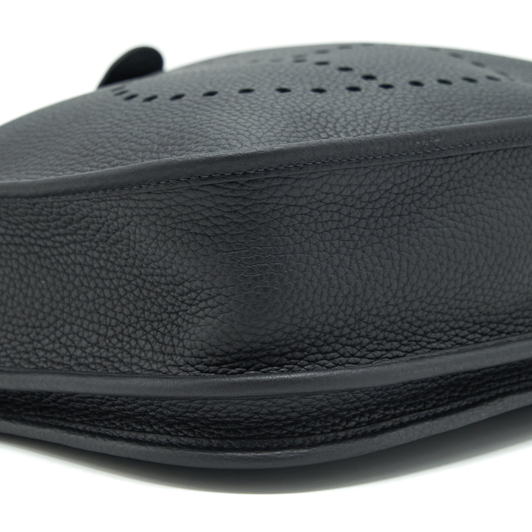 hermes-evelyn-29-bag-clemence-leather-black-shw-stamp-z