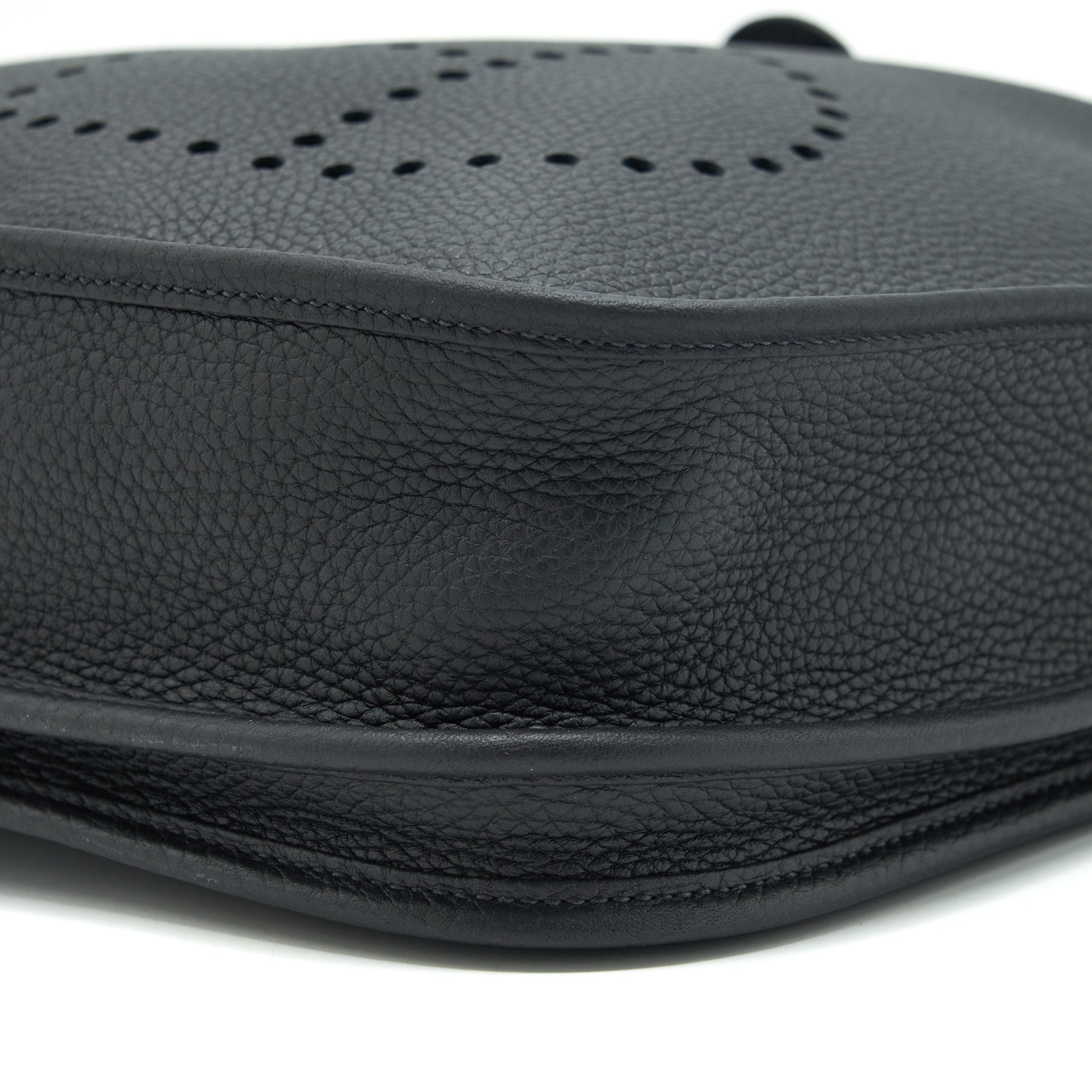 hermes-evelyn-29-bag-clemence-leather-black-shw-stamp-z