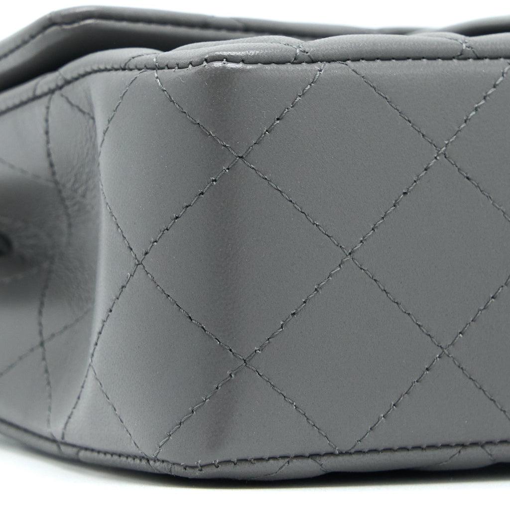 chanel-22a-mini-rectangular-flap-bag-lambskin-grey-lghw-microchip-2