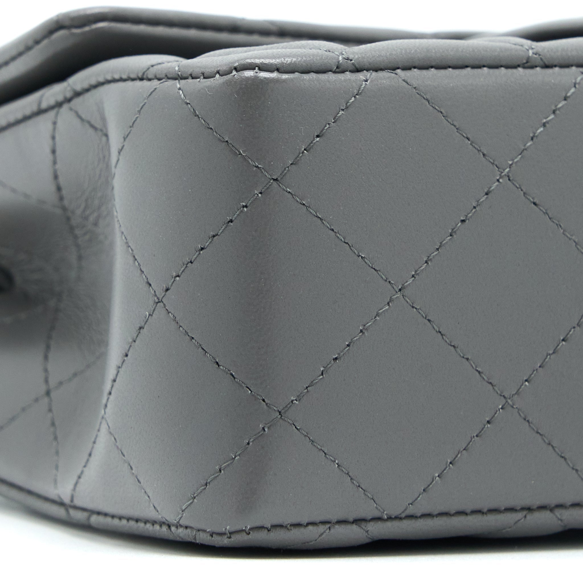 chanel-22a-mini-rectangular-flap-bag-lambskin-grey-lghw-microchip-2