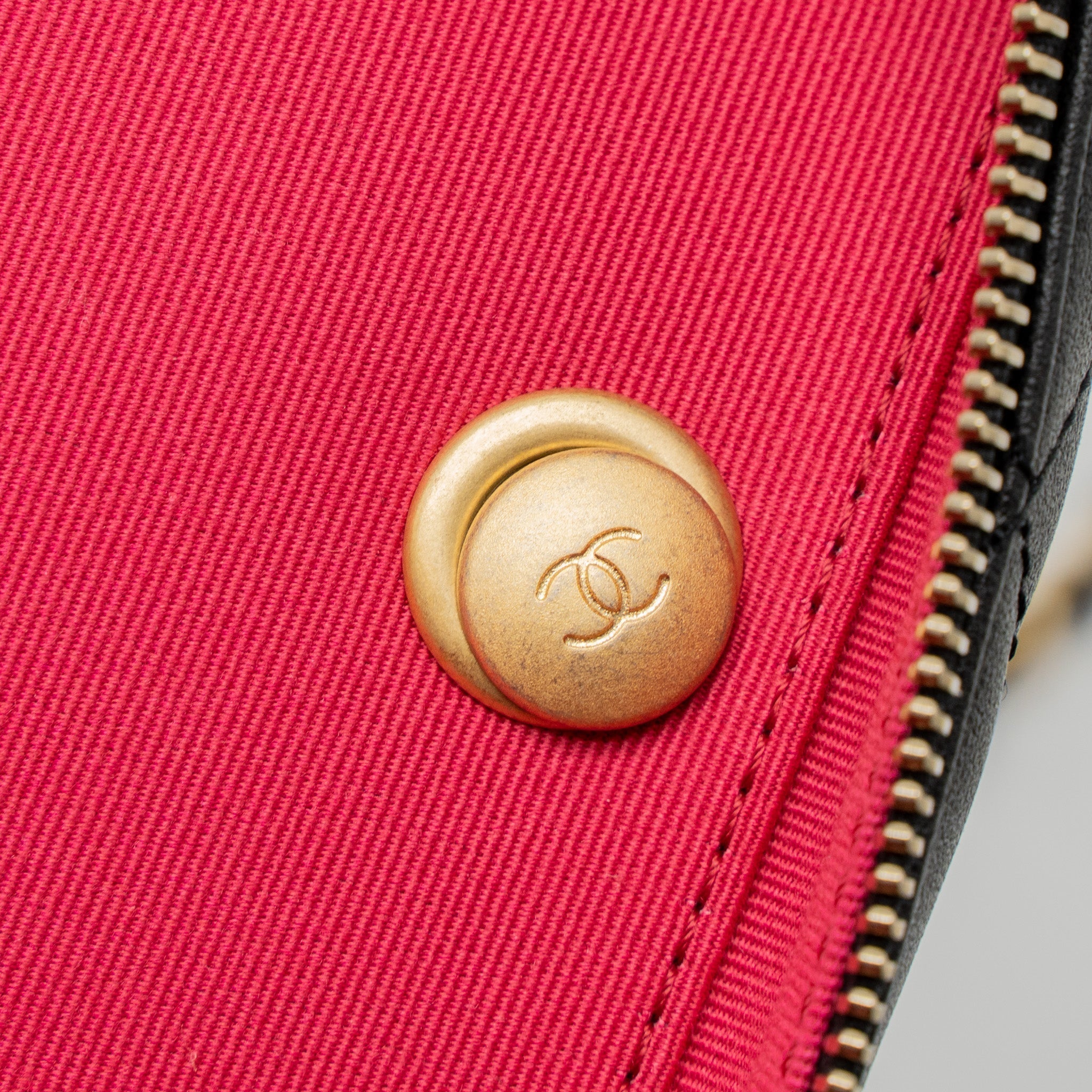 copy-of-chanel-top-handle-vanity-crossbody-bag-calfskin-black-brushed-ghw-microchip