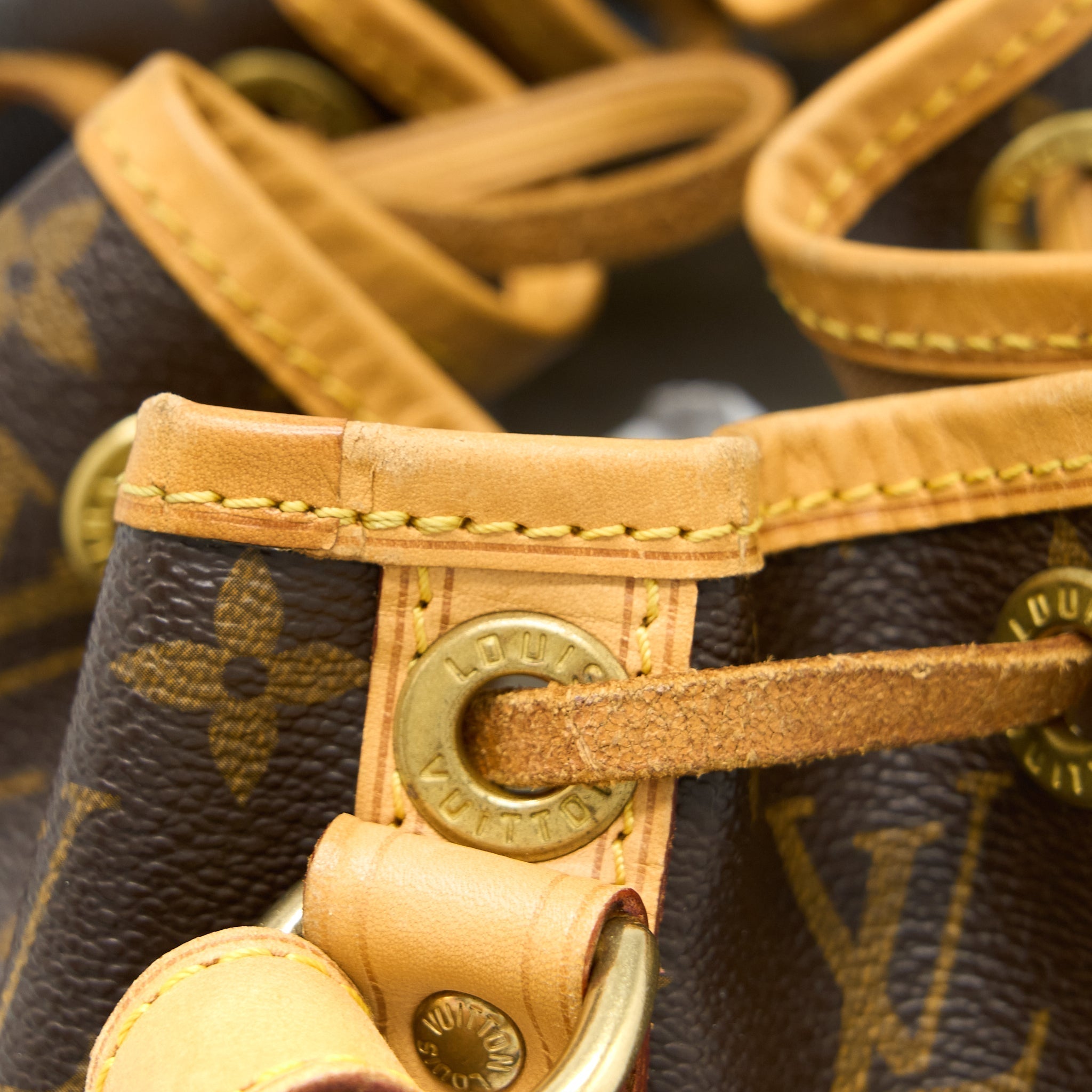 louis-vuitton-petit-noe-monogram-canvas-ghw-1