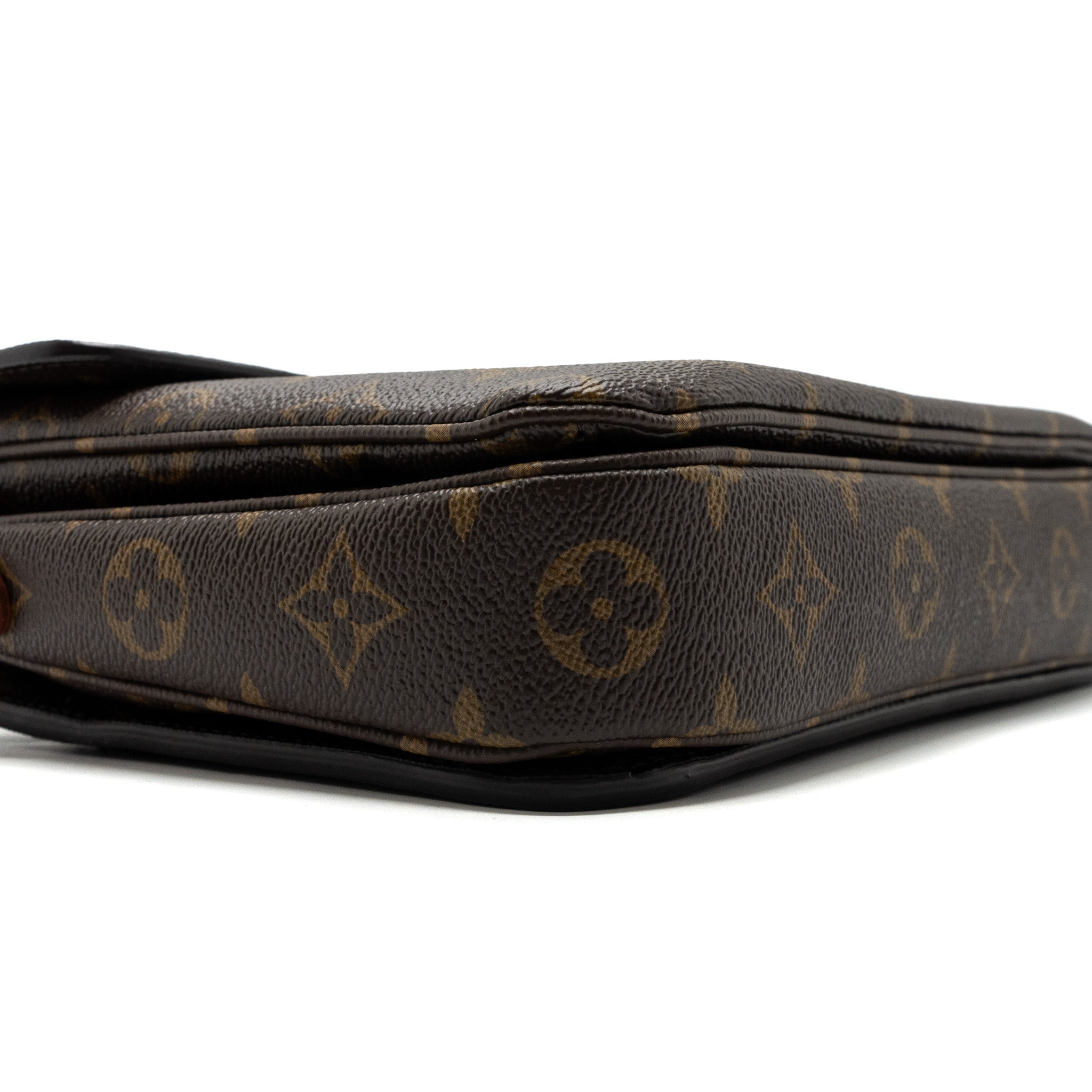 louis-vuitton-pochette-metis-monogram-canvas-ghw-19