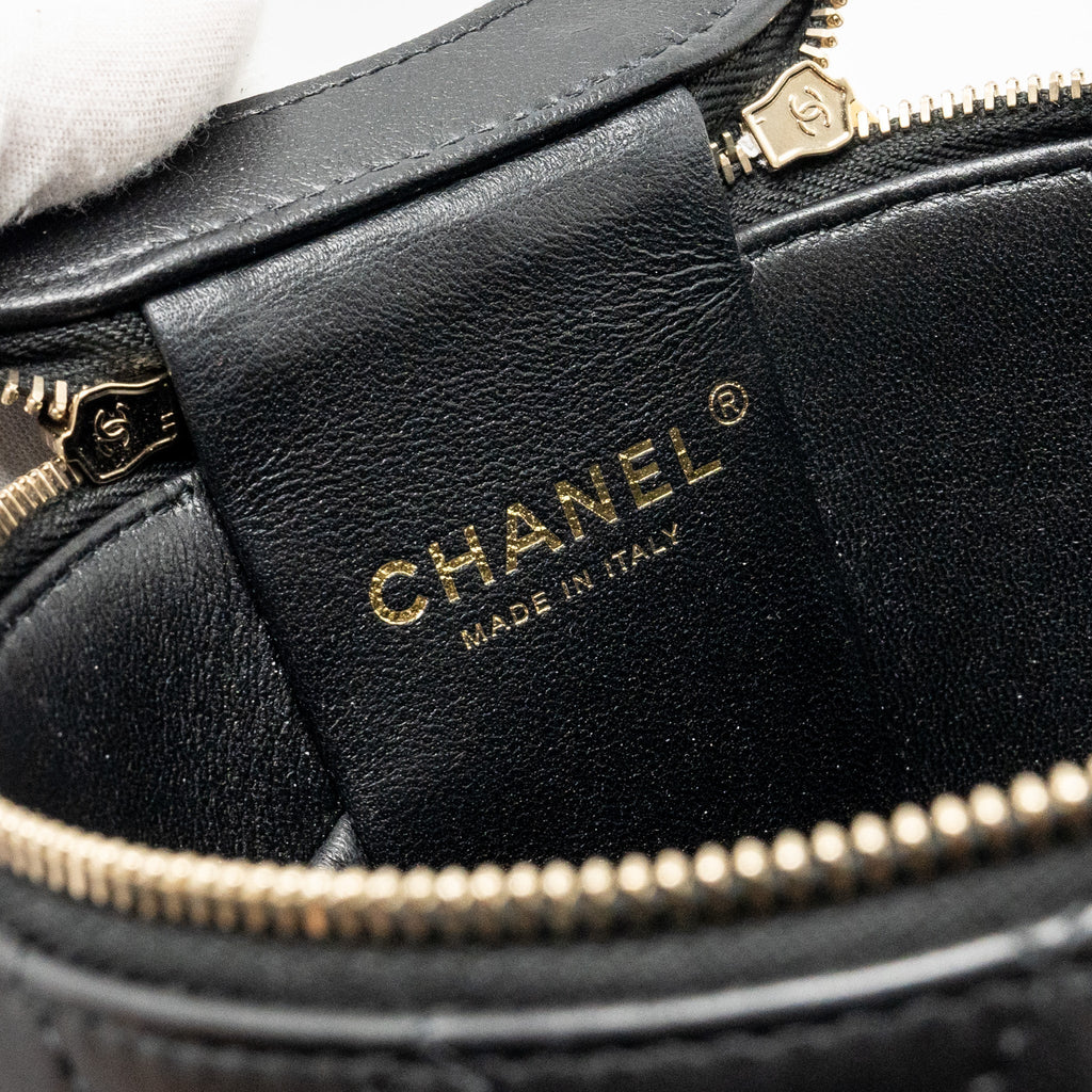 chanel-afternoon-tea-top-handle-vanity-case-with-chain-lambskin-black-ghw-microchip