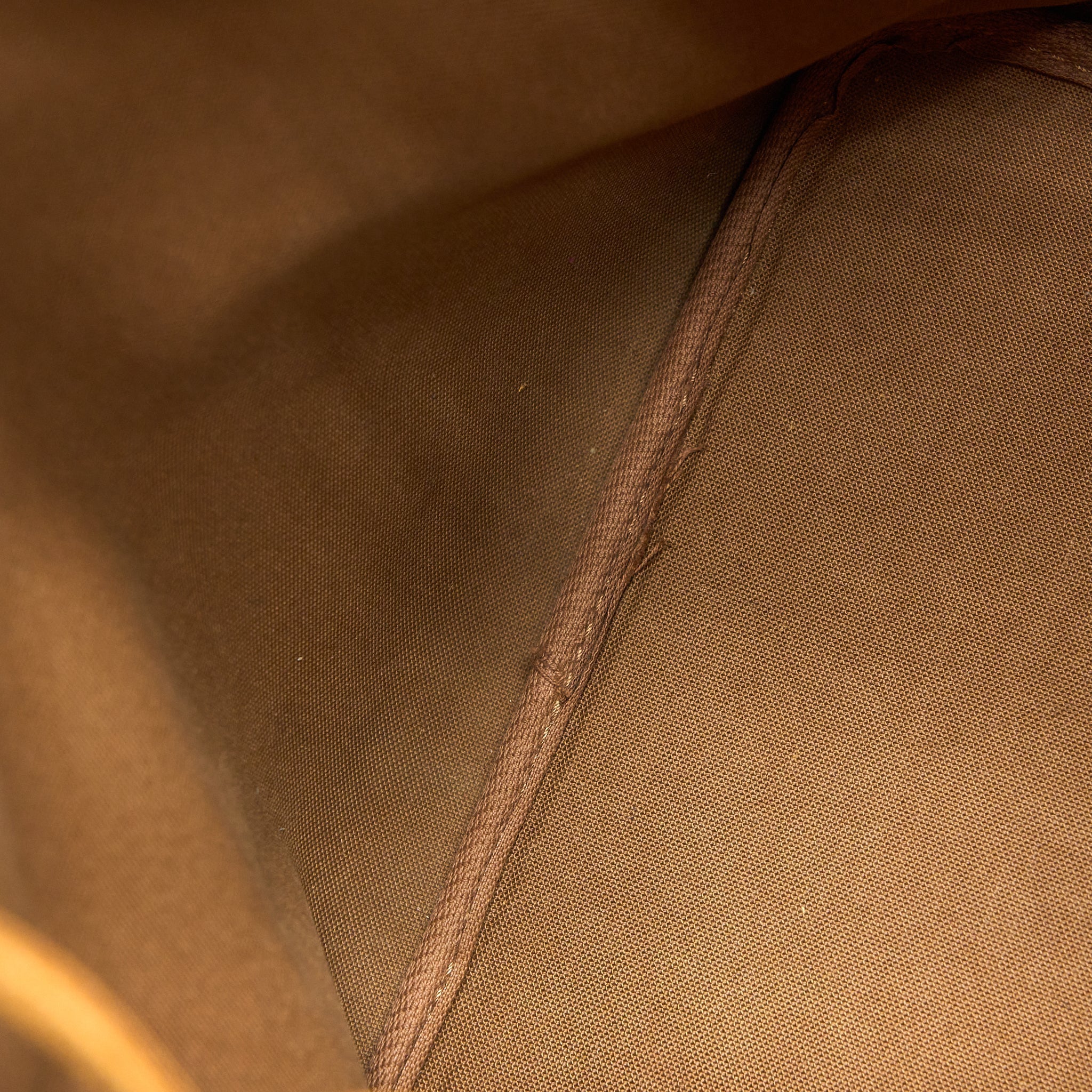 louis-vuitton-petit-noe-monogram-canvas-ghw-1
