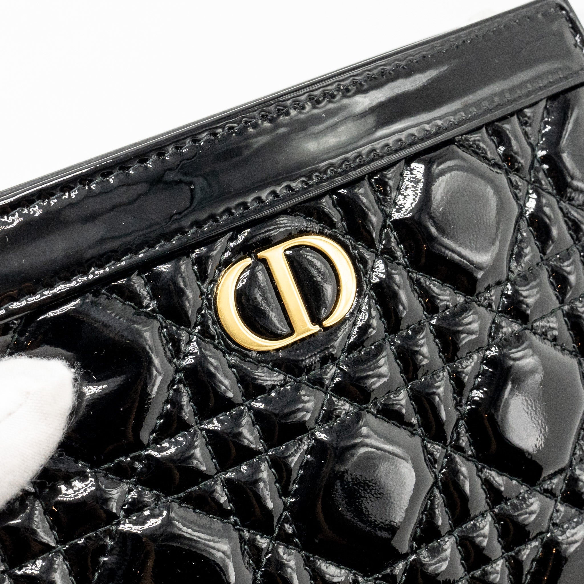 dior-caro-pouch-with-chain-patent-calfskin-black-ghw