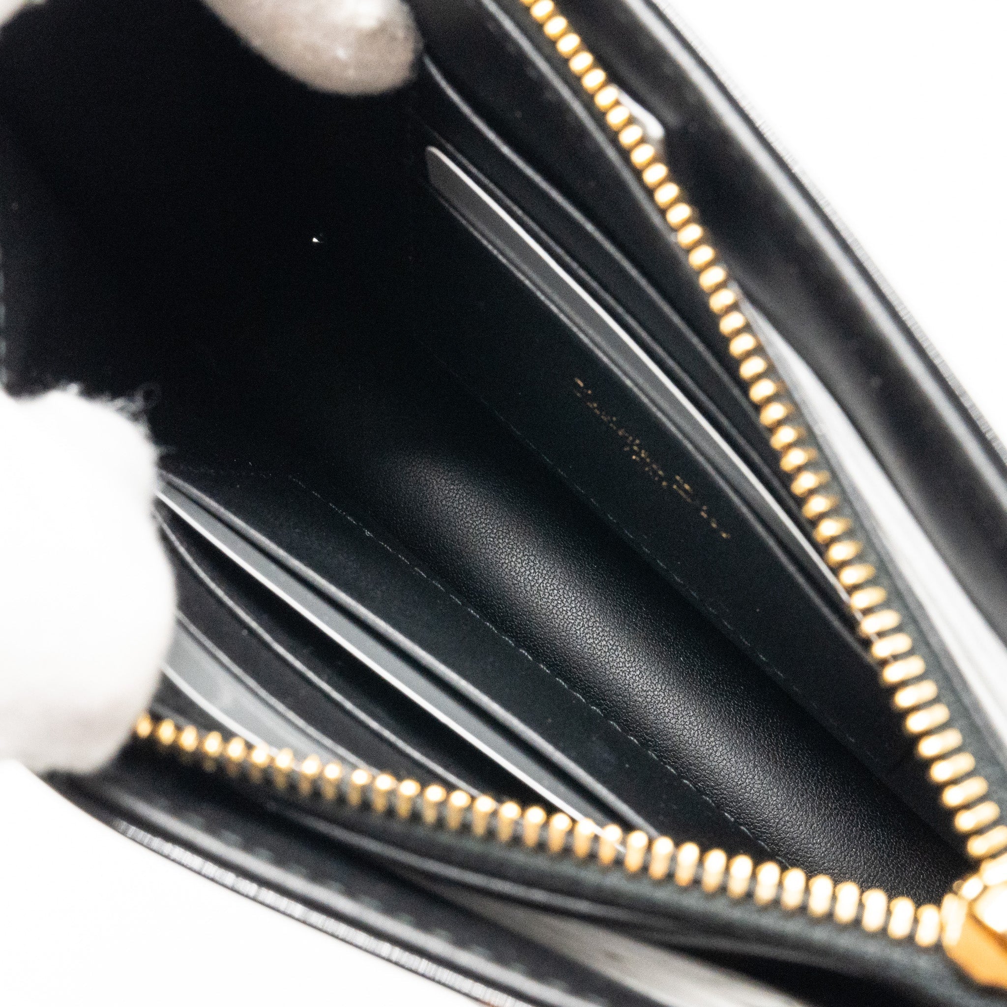 dior-caro-pouch-with-chain-patent-calfskin-black-ghw