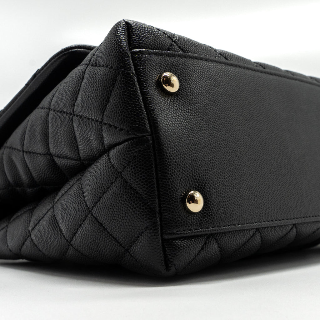 chanel-medium-coco-handle-flap-bag-lizard-embossed-handle-caviar-black-lghw