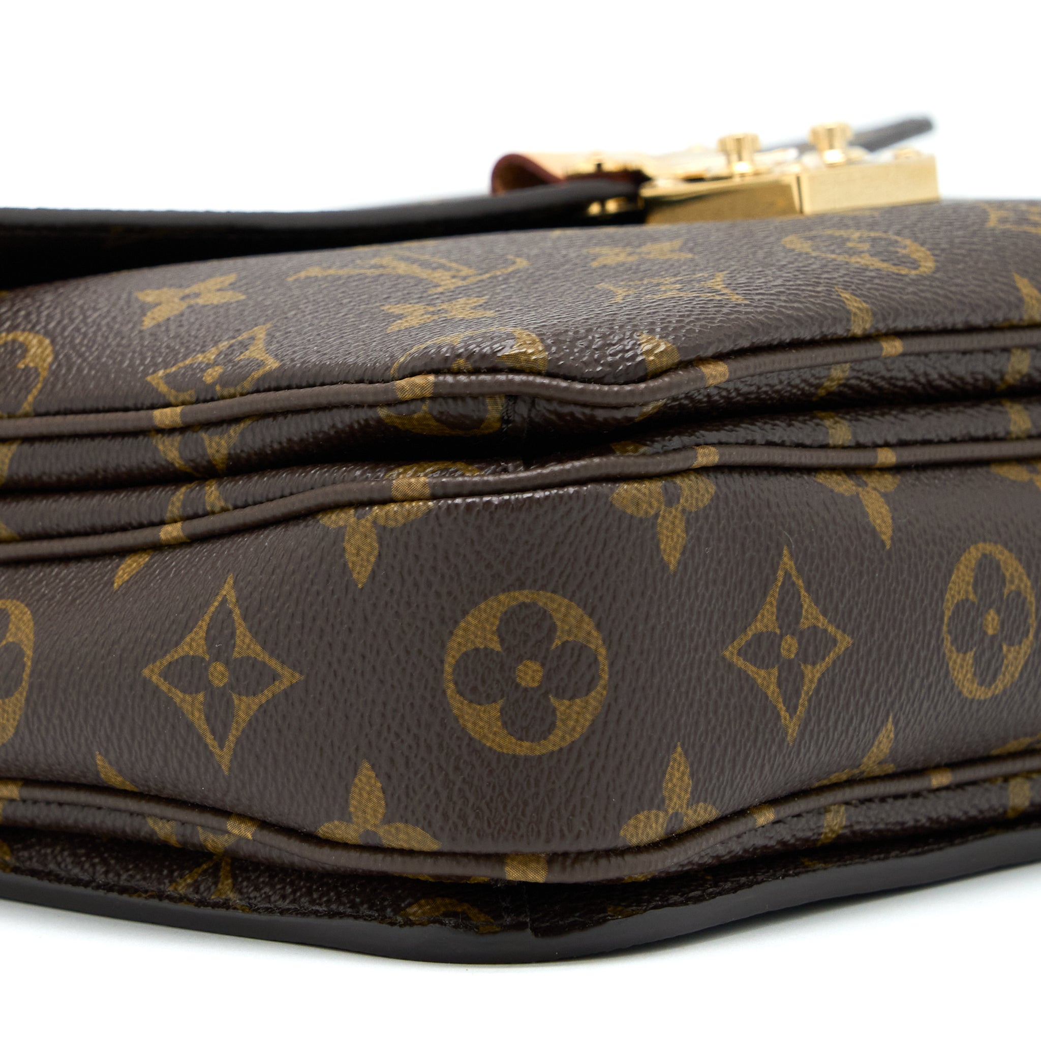 louis-vuitton-pochette-metis-monogram-canvas-ghw-4