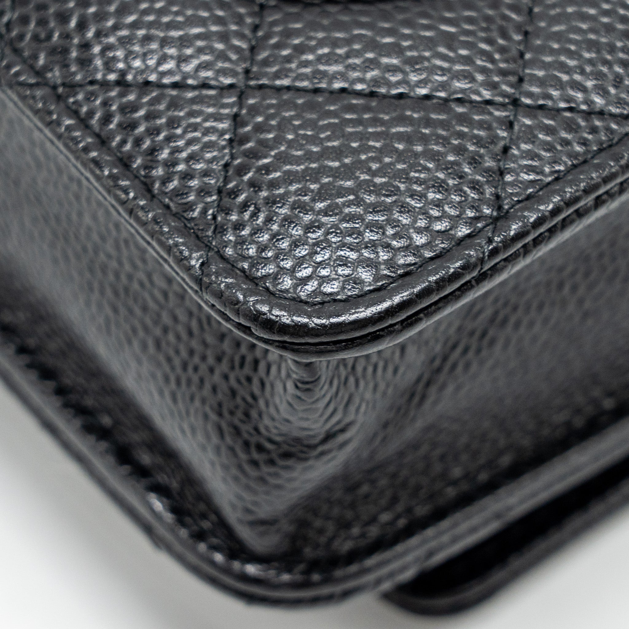 chanel-classic-wallet-on-chain-caviar-black-ghw-19
