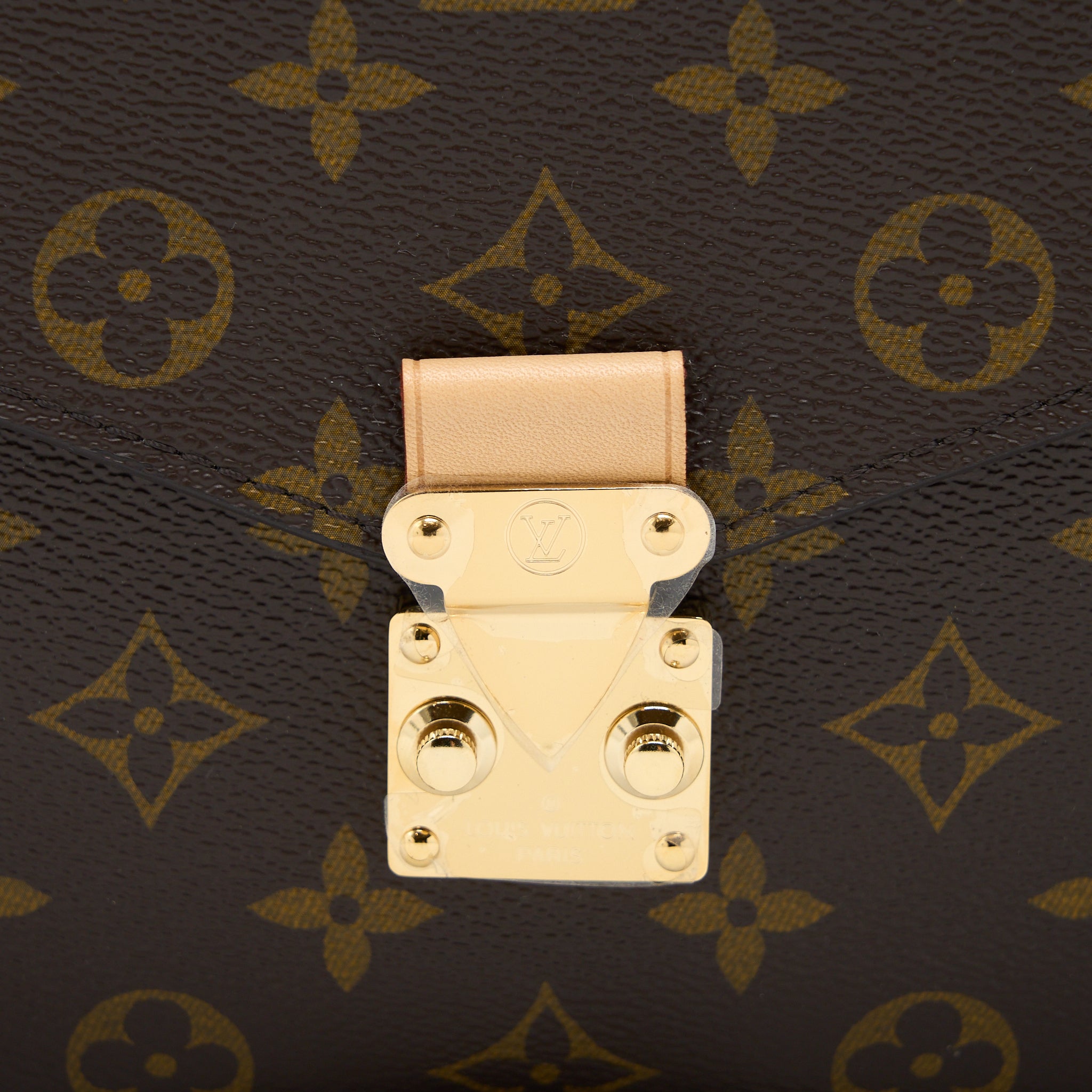 louis-vuitton-pochette-metis-monogram-canvas-ghw-4