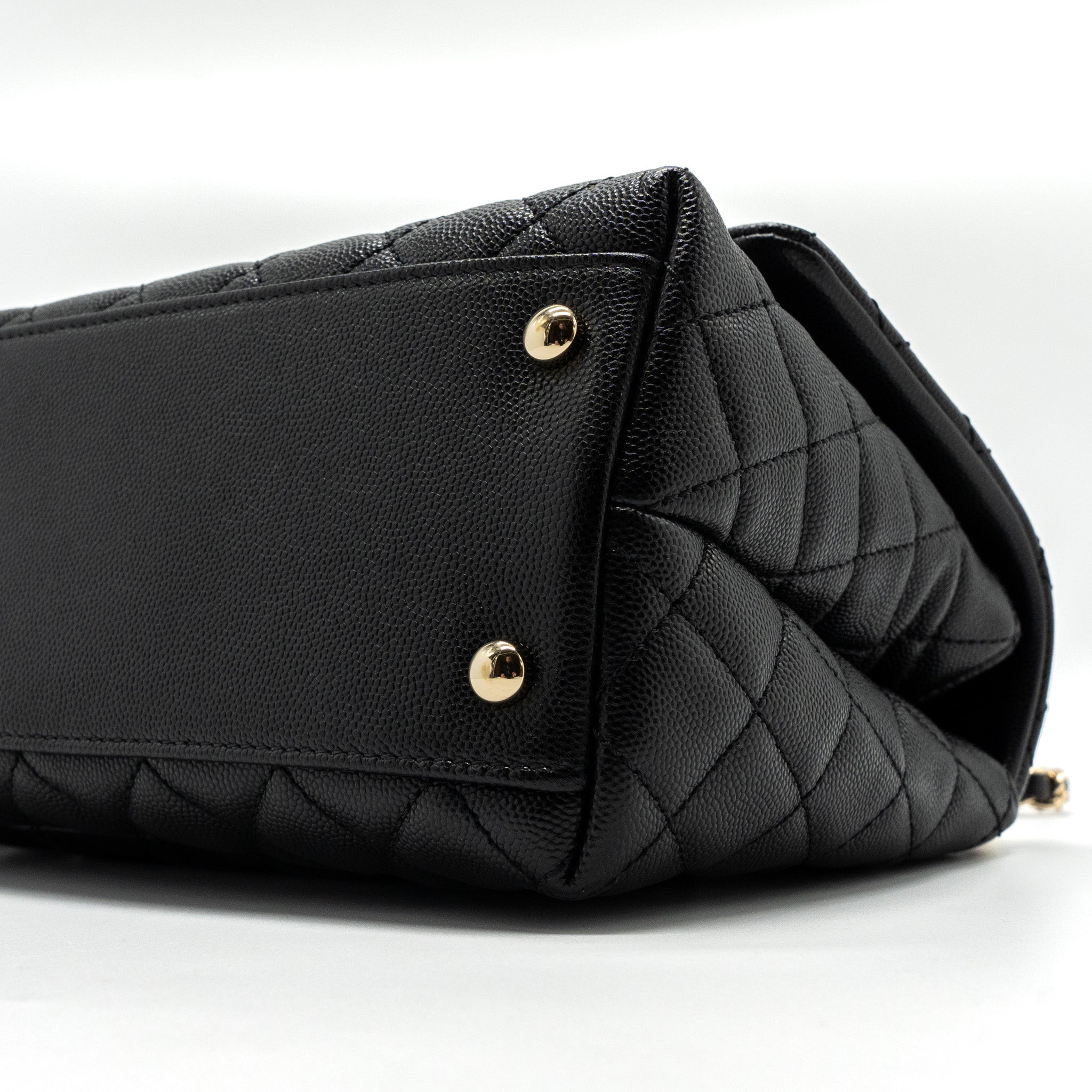 chanel-medium-coco-handle-flap-bag-lizard-embossed-handle-caviar-black-lghw