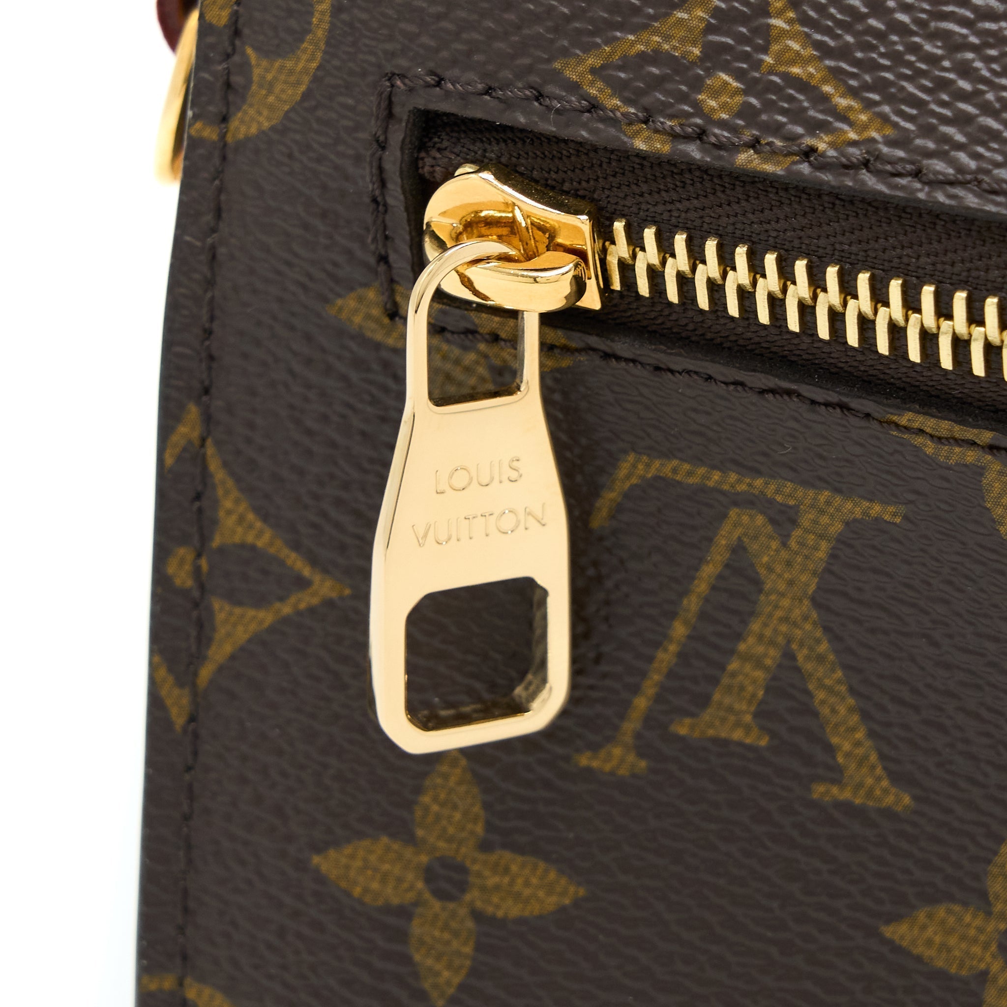 louis-vuitton-pochette-metis-monogram-canvas-ghw-4