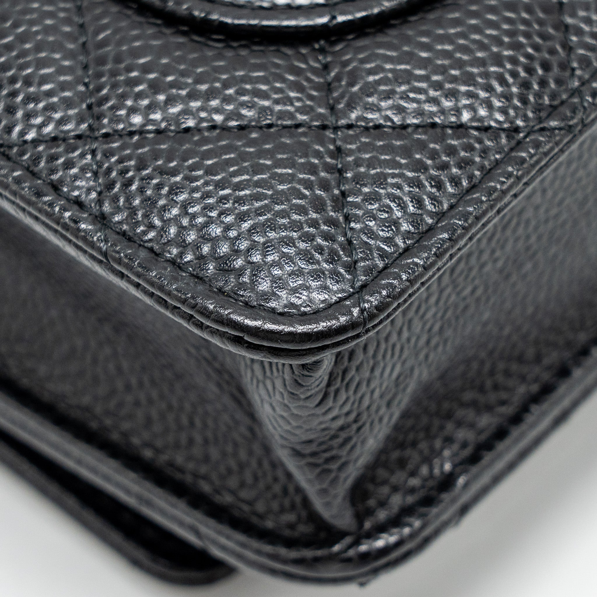 chanel-classic-wallet-on-chain-caviar-black-ghw-19