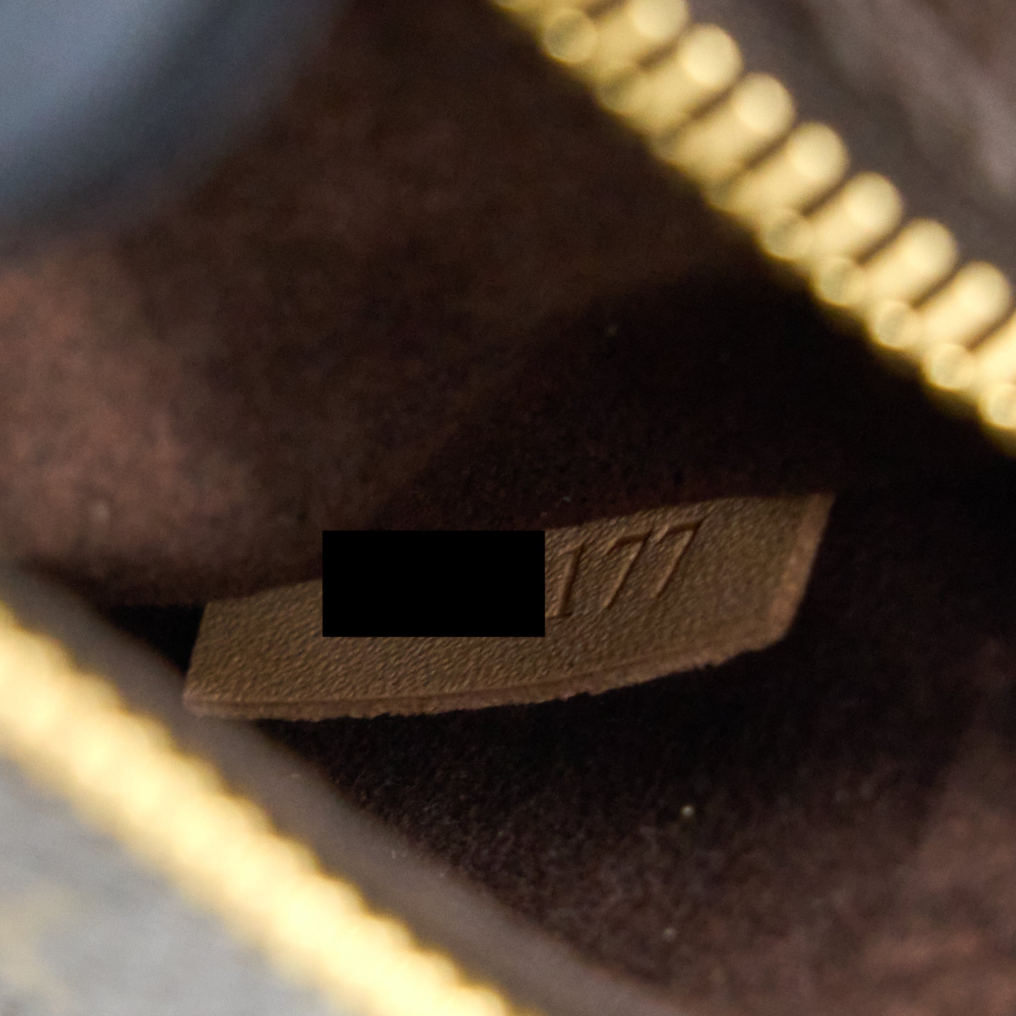 louis-vuitton-pochette-metis-monogram-canvas-ghw-4