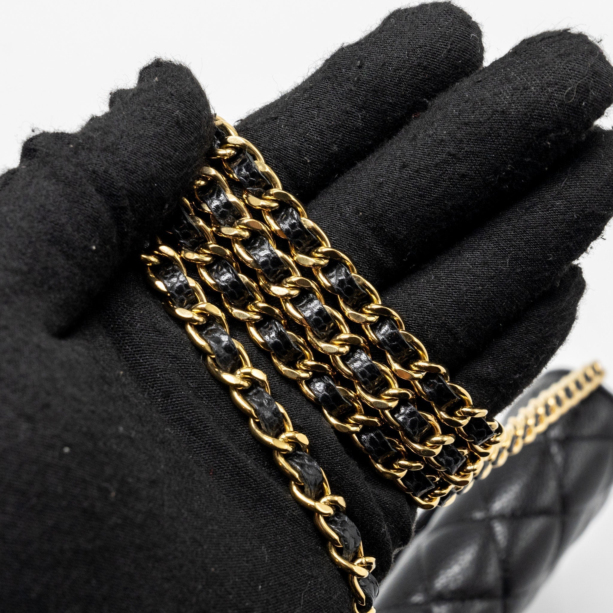 chanel-classic-wallet-on-chain-caviar-black-ghwmicrochip-copy