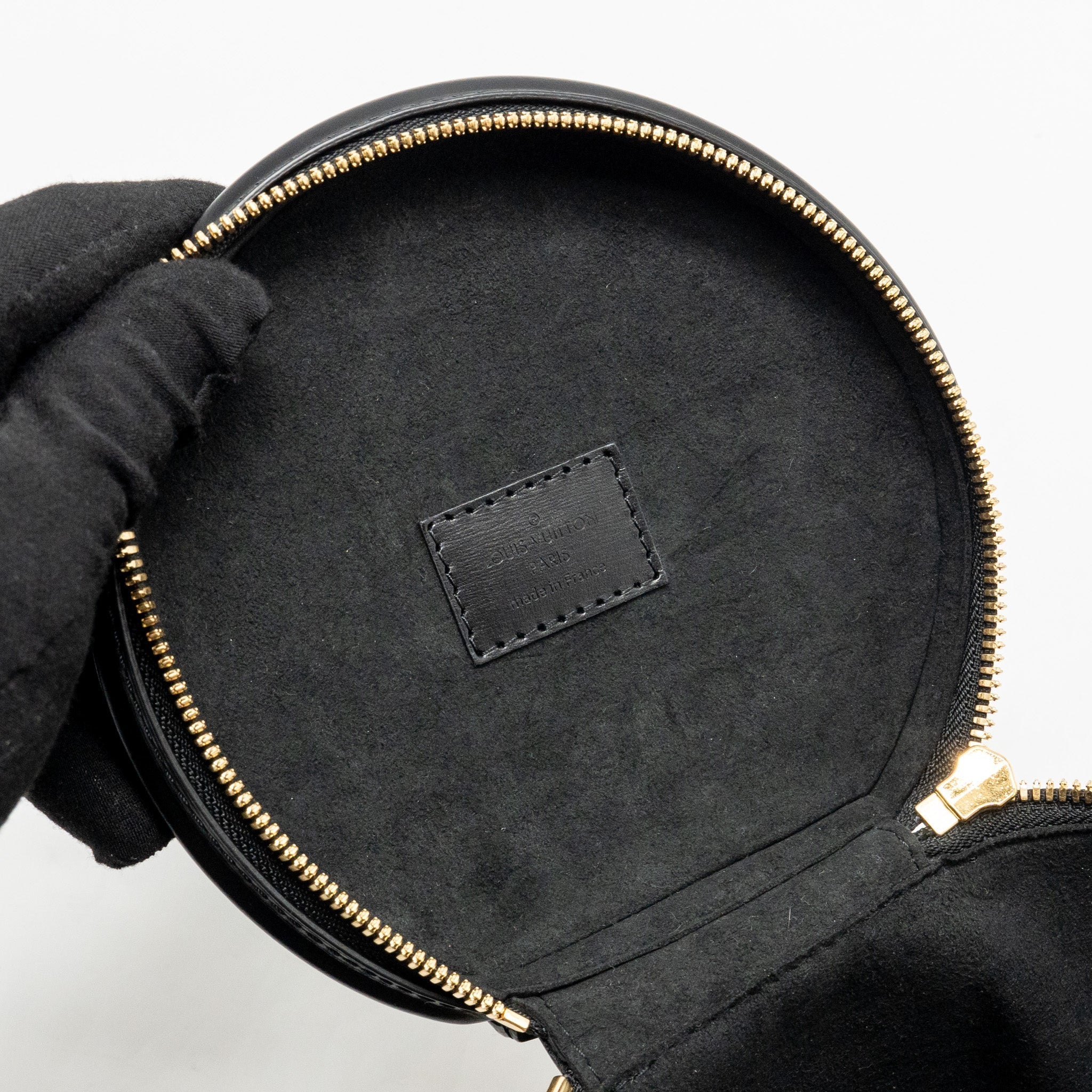 louis-vuitton-cannes-monogram-reverse-canvas-ghw-12