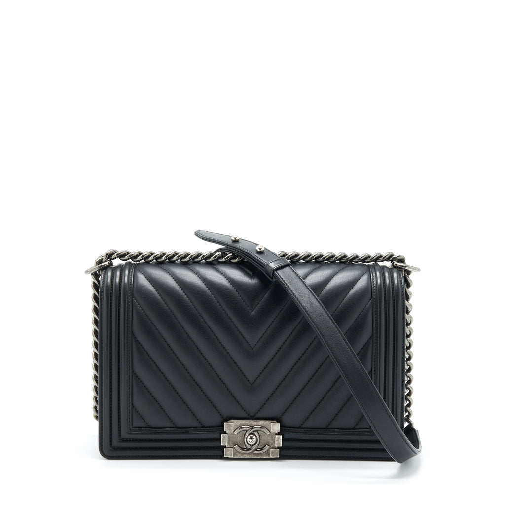 chanel-medium-chevron-boy-bag-calfskin-black-ruthenium-hardware