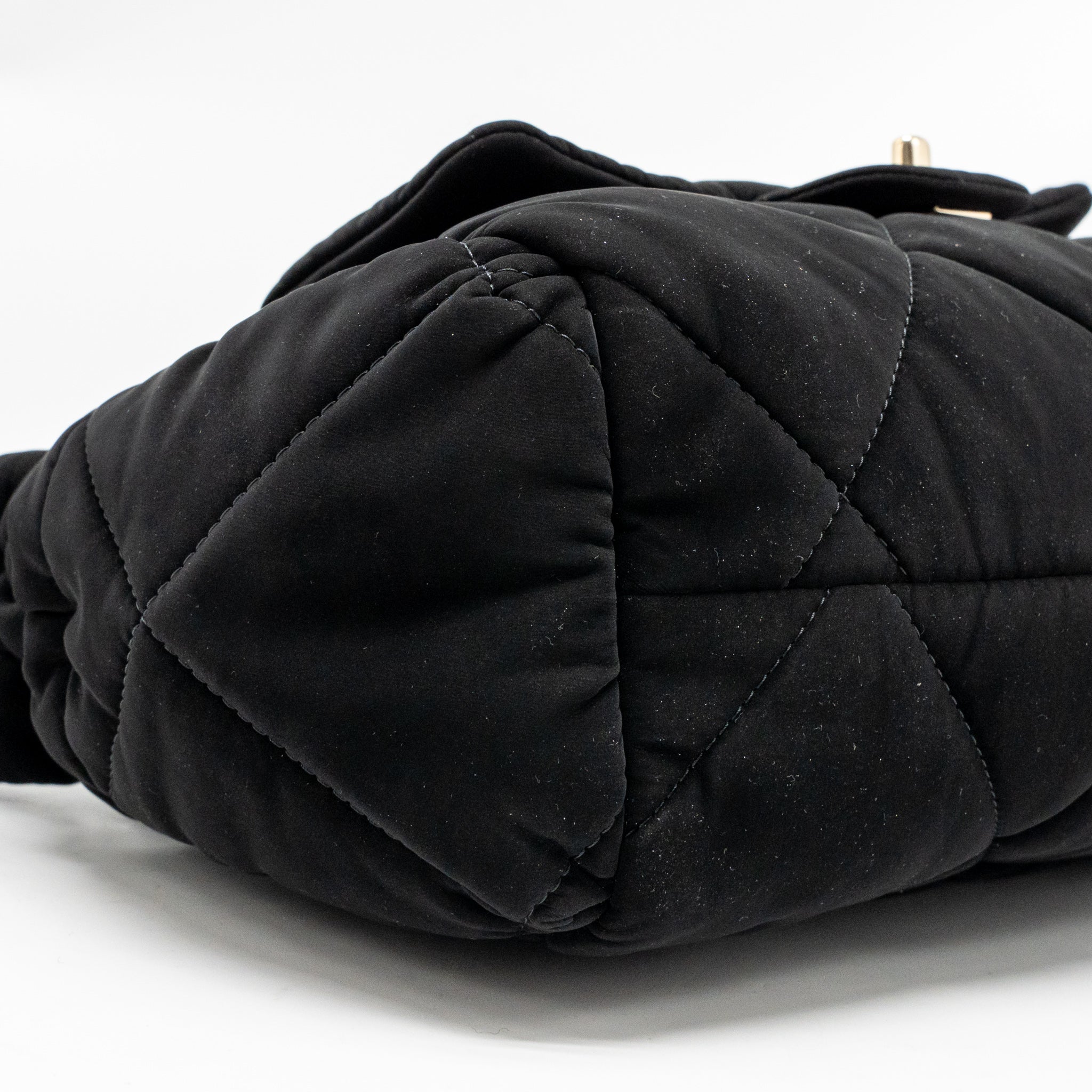 chanel-25n-ski-series-coconeige-shoulder-bag-nylon-black-lghw-microchip