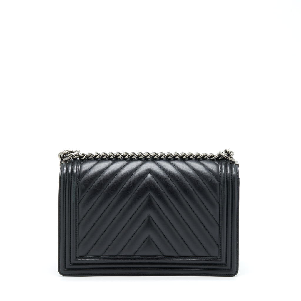 chanel-medium-chevron-boy-bag-calfskin-black-ruthenium-hardware