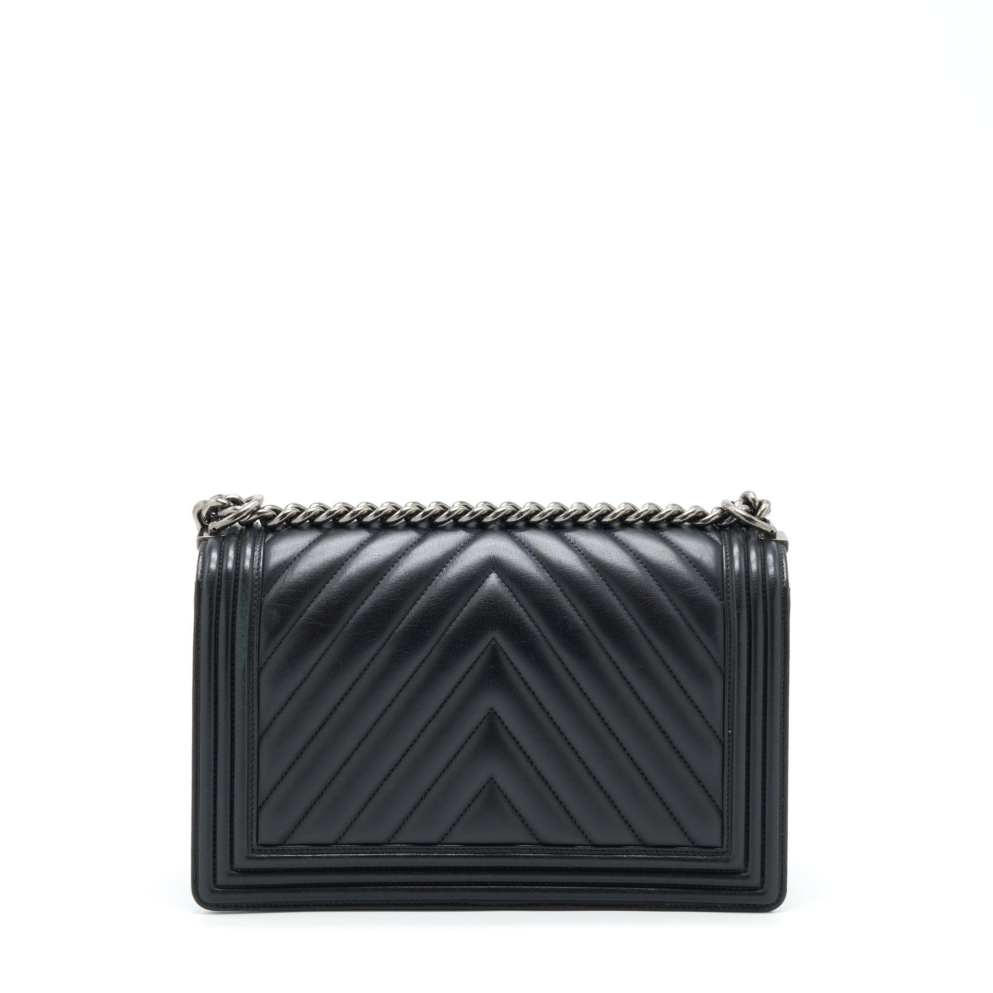 chanel-medium-chevron-boy-bag-calfskin-black-ruthenium-hardware